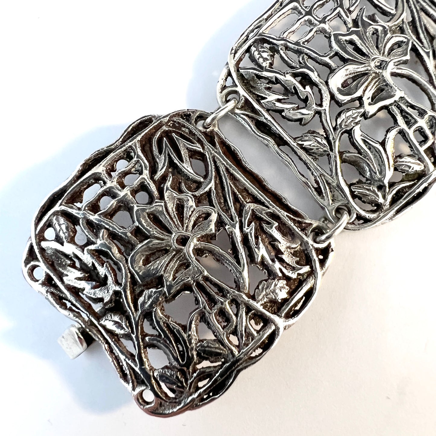 The Netherlands pre 1953. Vintage Solid Silver Flower Panel Bracelet.