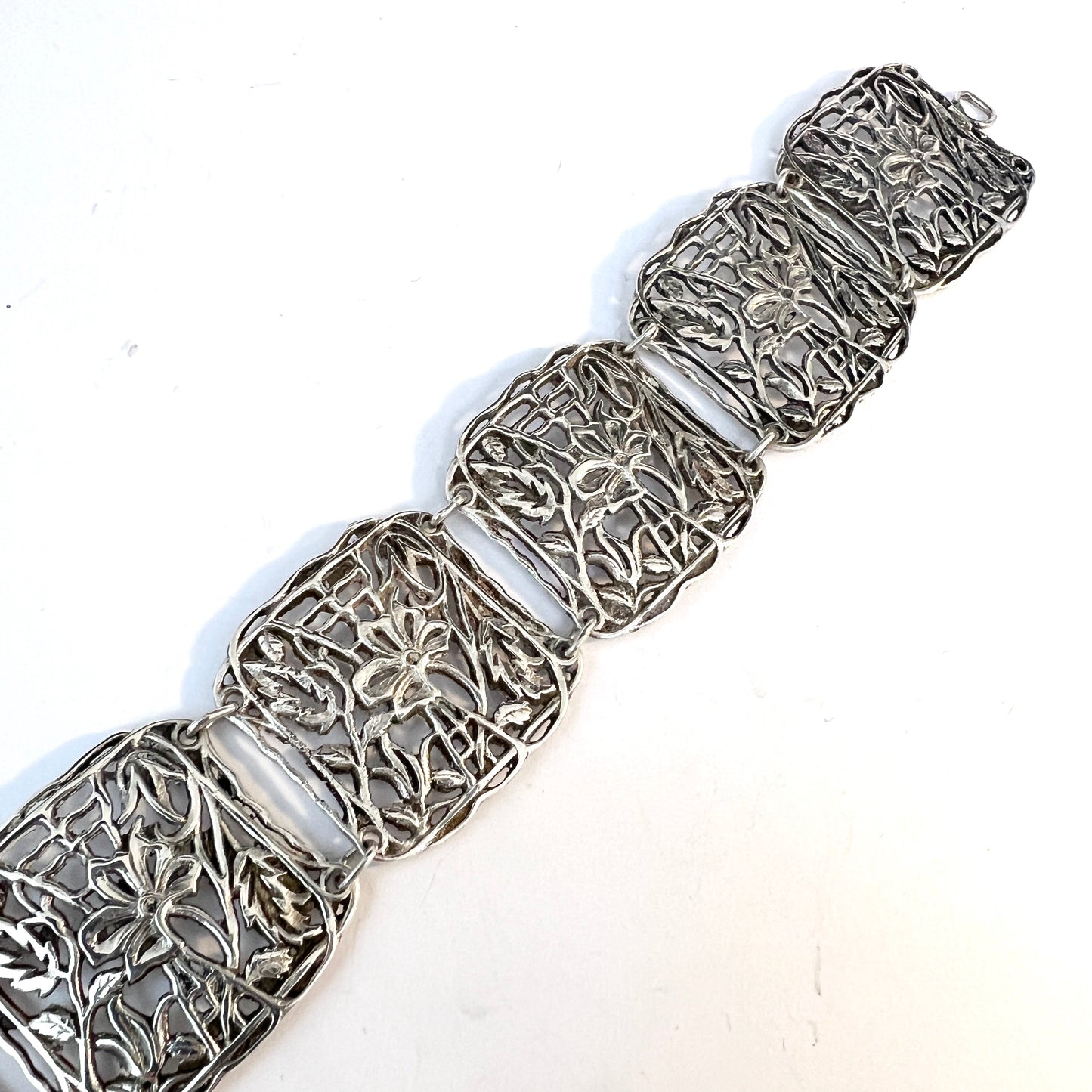 The Netherlands pre 1953. Vintage Solid Silver Flower Panel Bracelet.