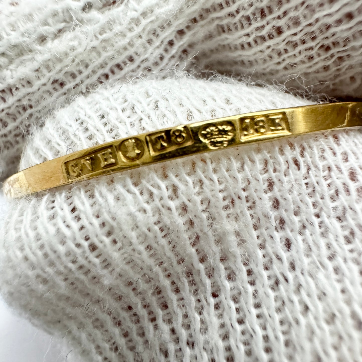 Guldvaruhuset、スウェーデン、1945 年ミッドセンチュリー 18k ゴールド アメジスト ペンダント。