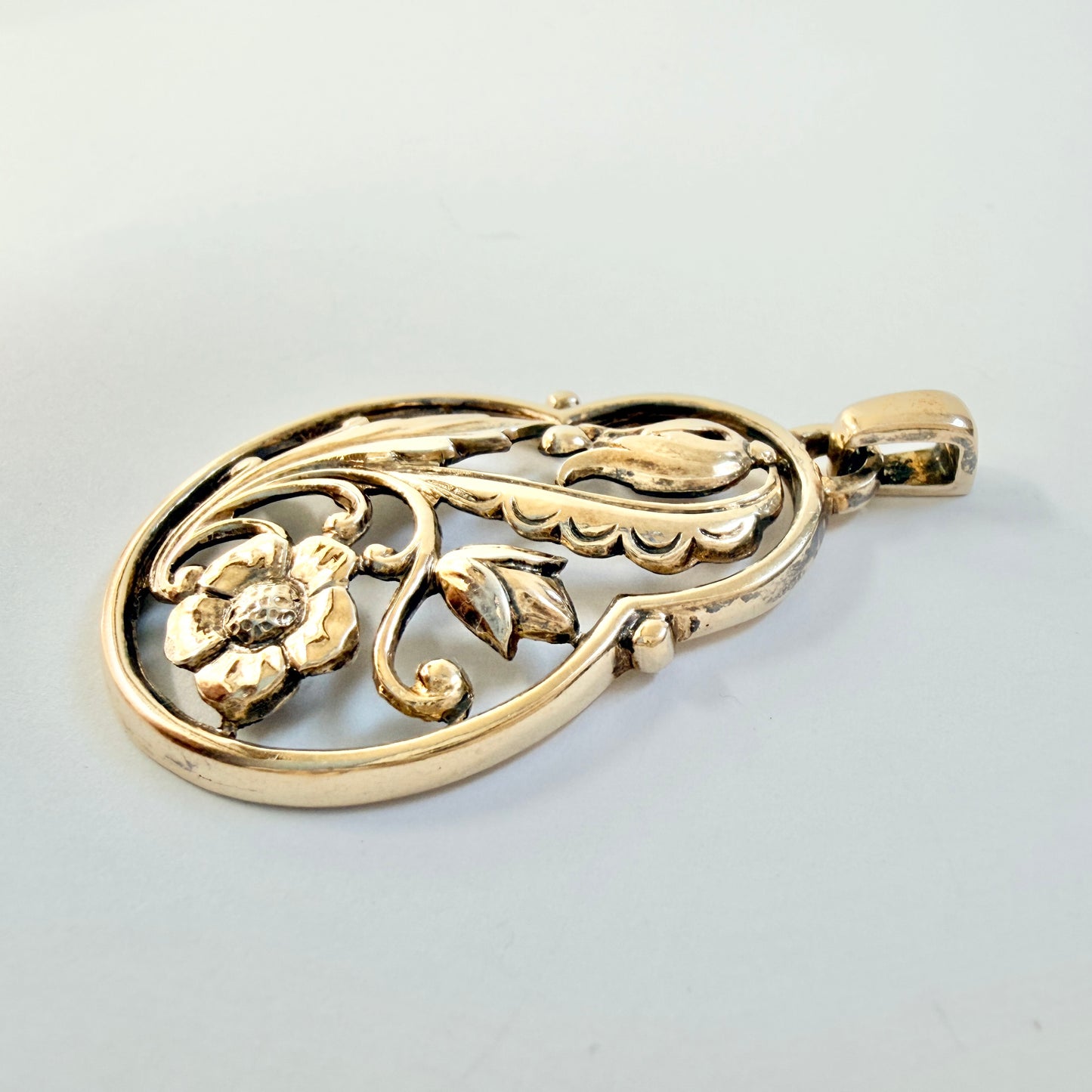 G Dahlgren, Sweden c 1950. Vintage Floral Gilt Solid SIlver Pendant.