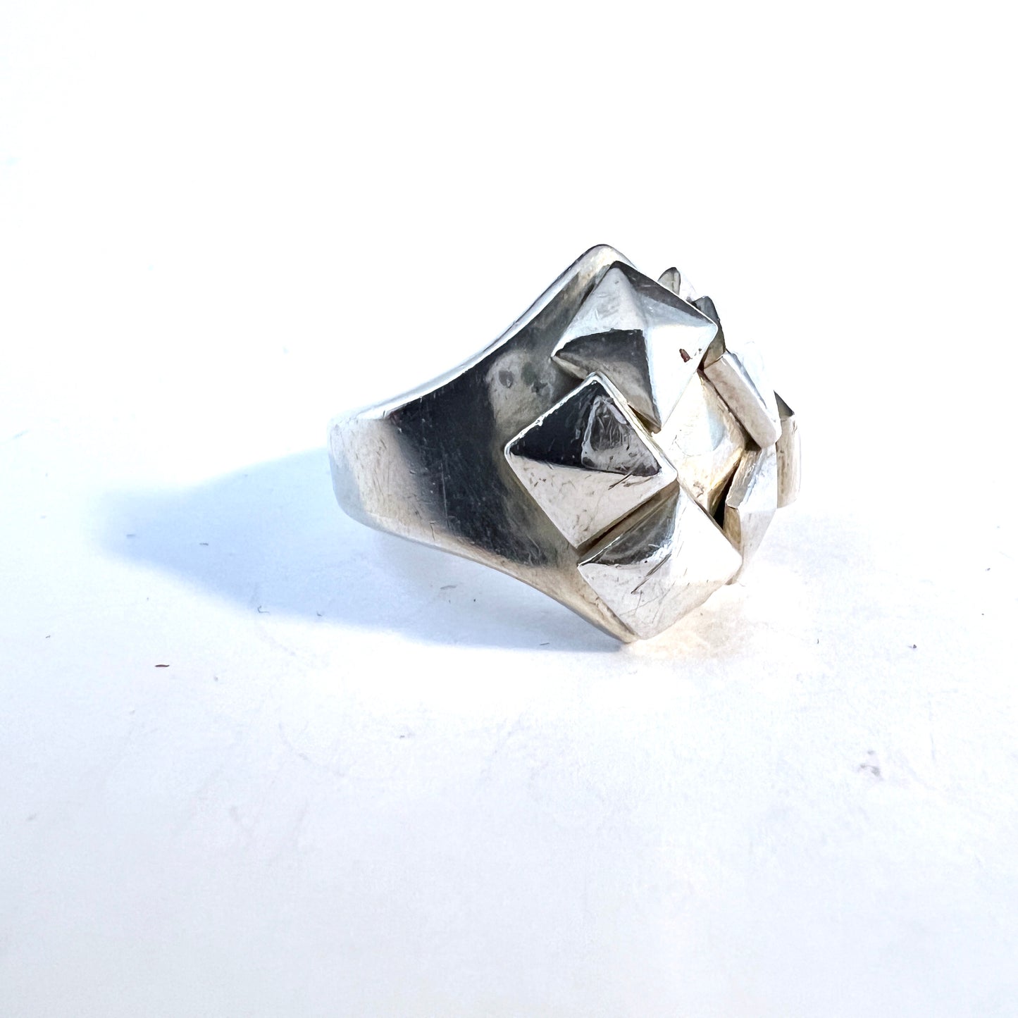 Claes E Giertta, Sweden. Vintage Sterling Silver Ring. Signed.