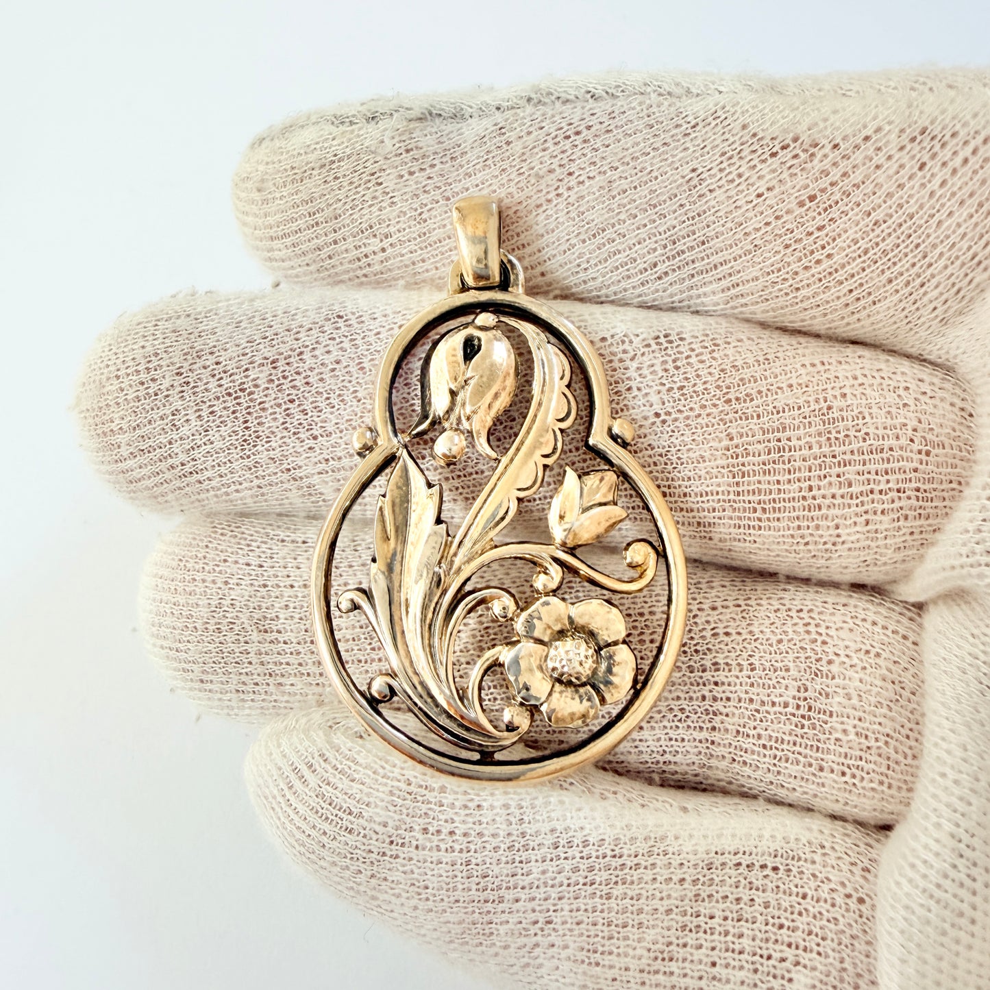 G Dahlgren, Sweden c 1950. Vintage Floral Gilt Solid SIlver Pendant.