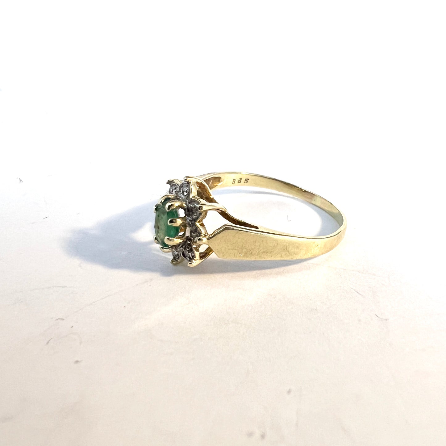 Finland c 1950s. Vintage 14k Gold Emerald Diamond Ring.