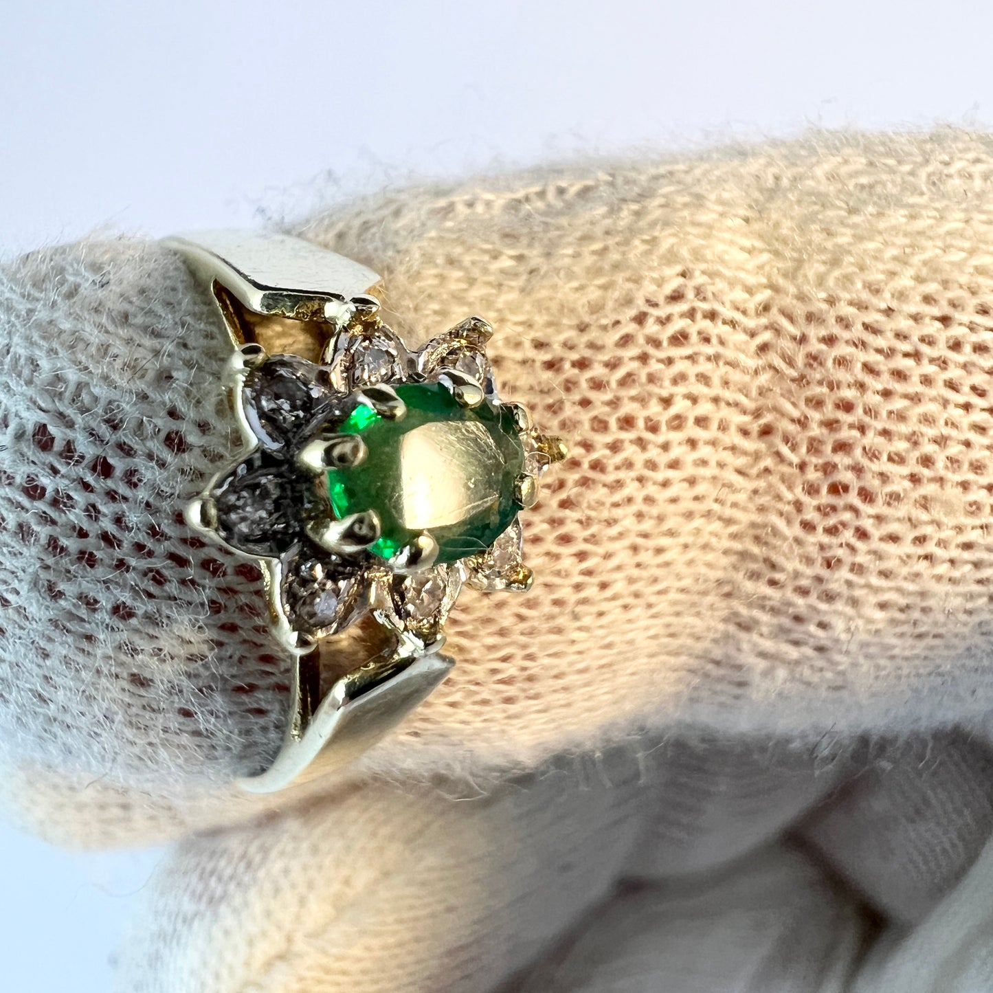 Finland c 1950s. Vintage 14k Gold Emerald Diamond Ring.