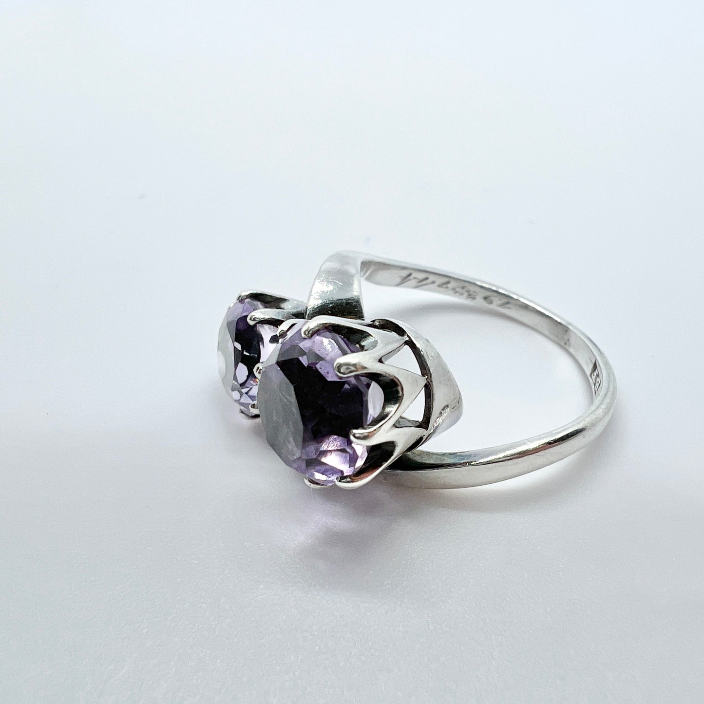 E Ferlin, Sweden 1944. Vintage War-time Toi et Moi Solid Silver Amethyst Ring.