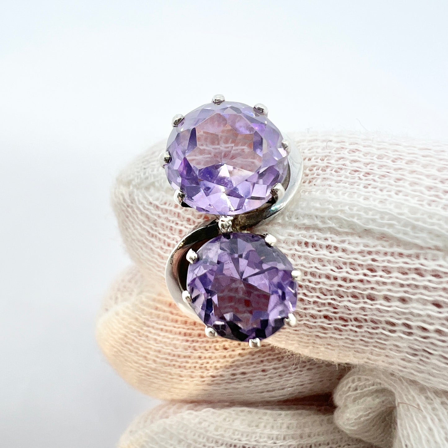 E Ferlin, Sweden 1944. Vintage War-time Toi et Moi Solid Silver Amethyst Ring.