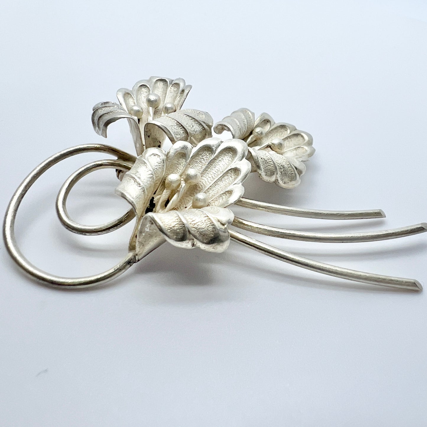 Elis Kauppi, Kupittaan Kulta Finland 1950s. Solid Silver Floral Brooch.