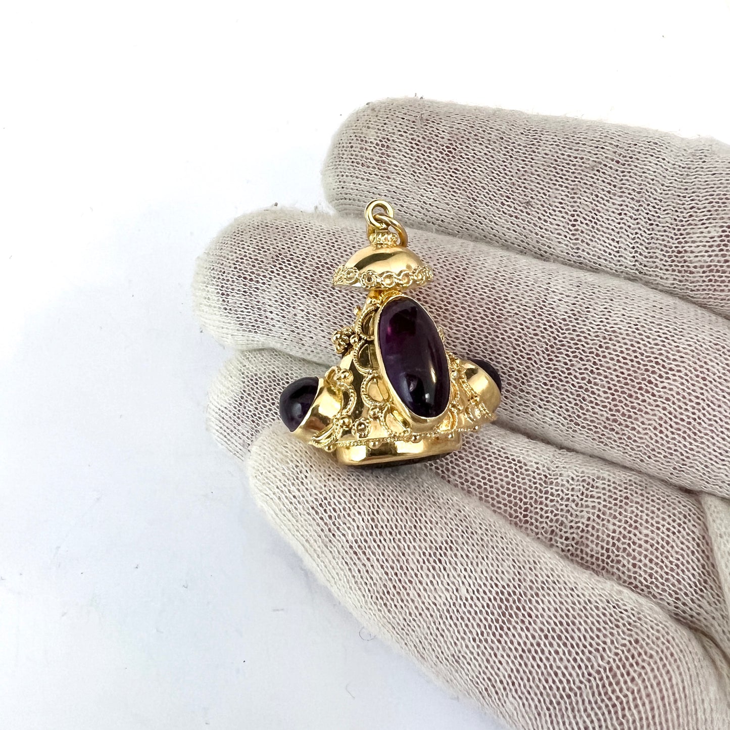 Firenze, Italy. Vintage Etruscan Revival 18k Gold Amethyst Pendant. 13.4gram