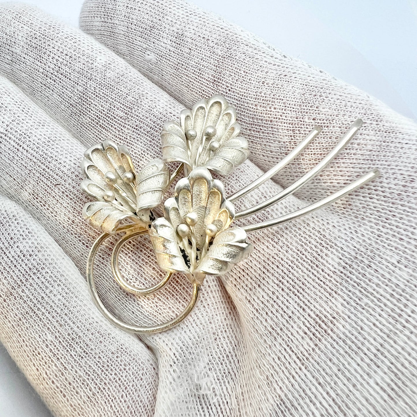 Elis Kauppi, Kupittaan Kulta Finland 1950s. Solid Silver Floral Brooch.