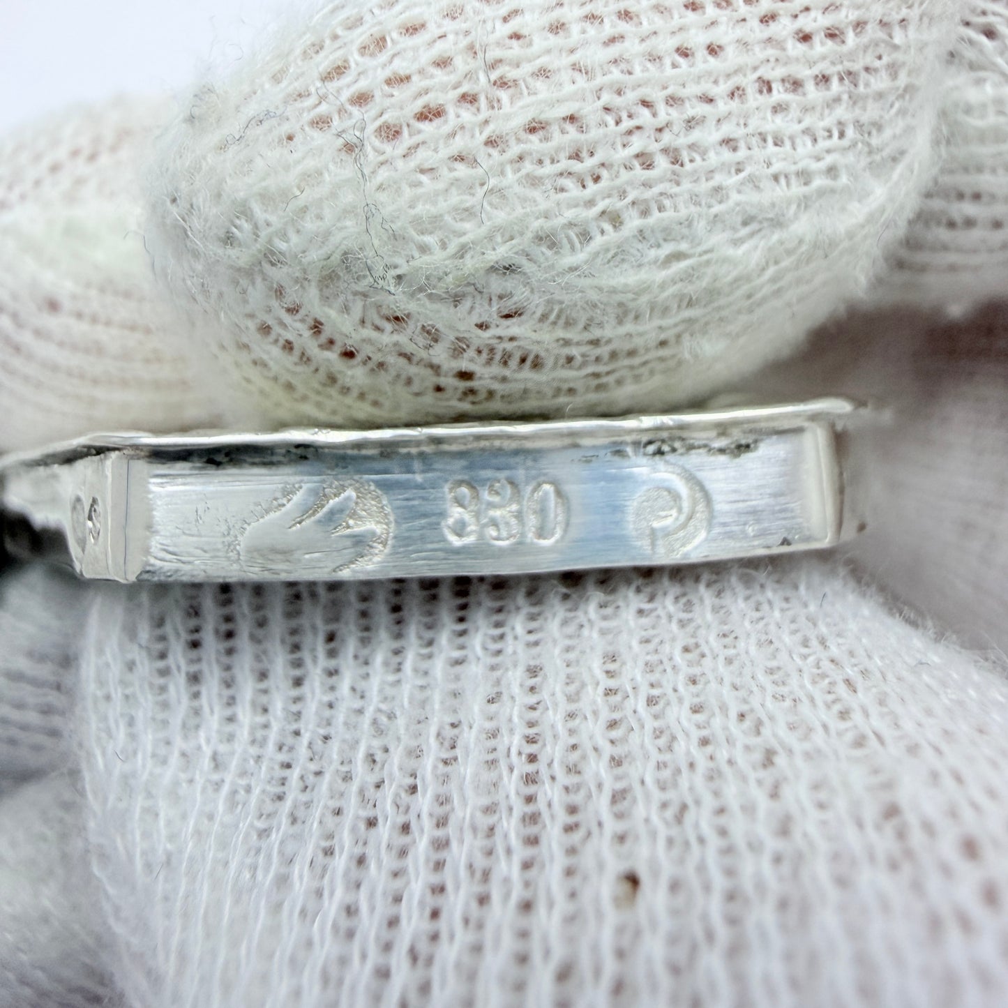 Hanau, Germany ca 1900. Antique Solid Silver Pill Trinket Box.
