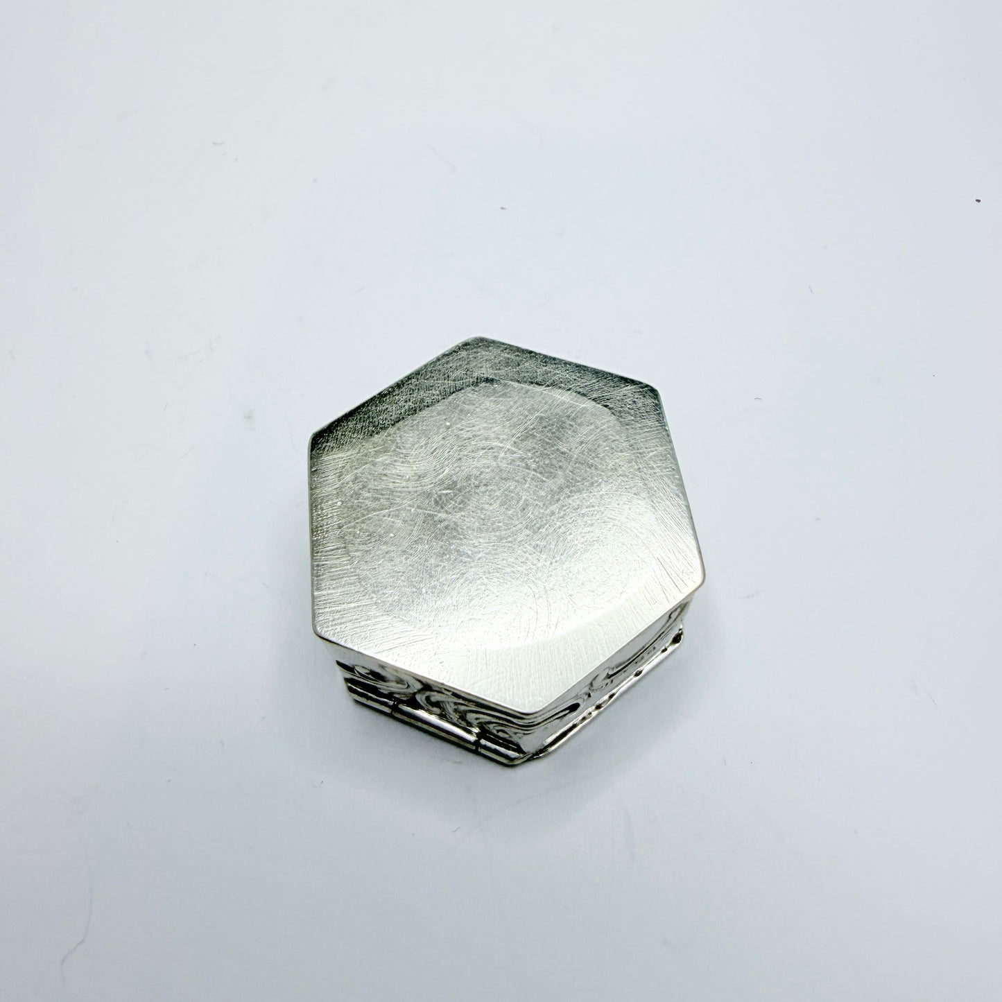 Hanau, Germany ca 1900. Antique Solid Silver Pill Trinket Box.