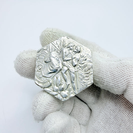 Hanau, Germany ca 1900. Antique Solid Silver Pill Trinket Box.