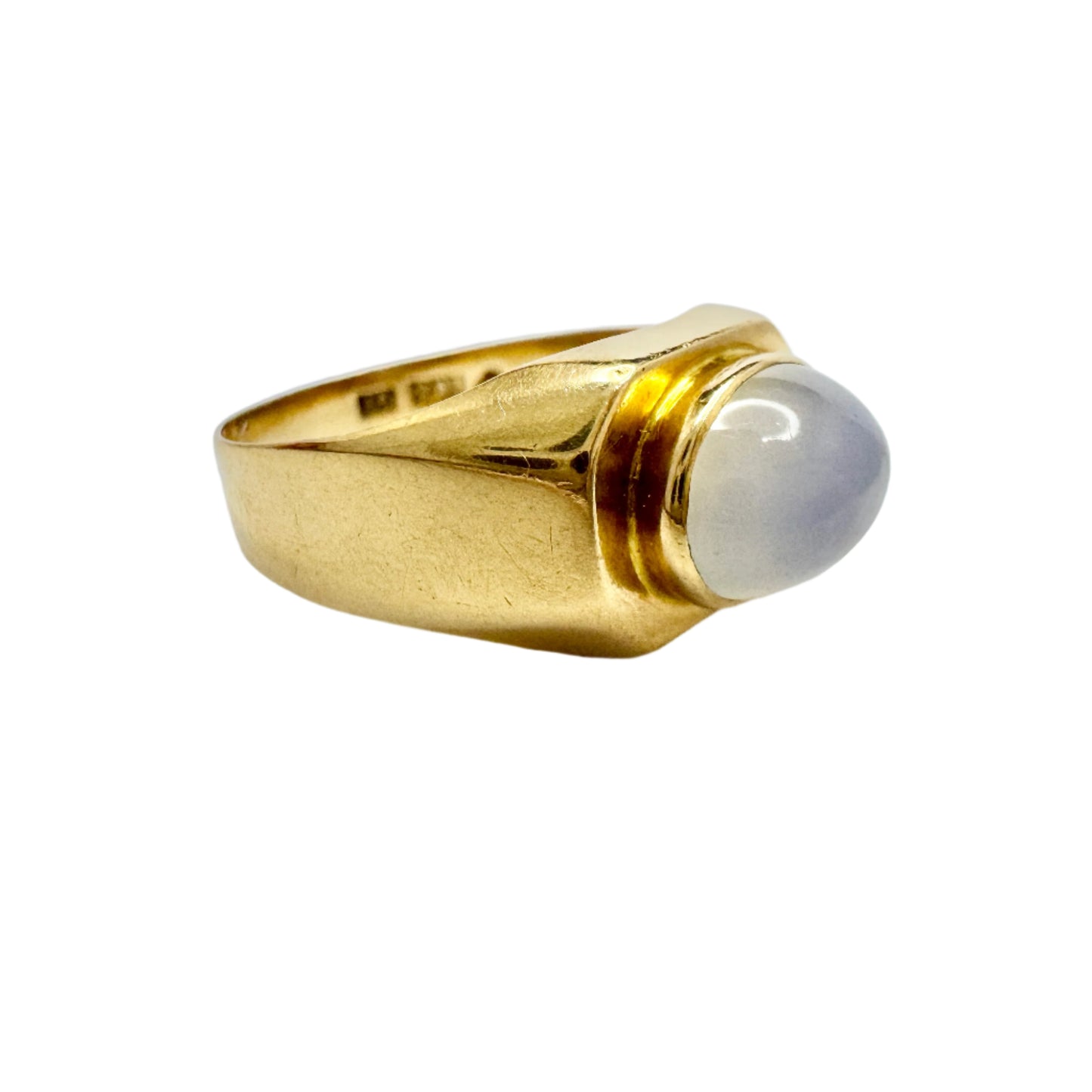 G Dahlgren, Sweden 1957. Vintage 18k Gold Chalcedony Ring.