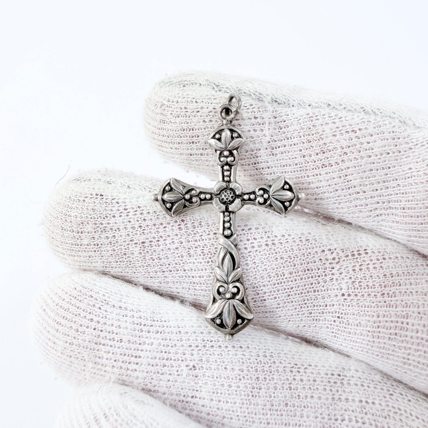 Vintage / Antique ca 1920s. Solid Silver Cross Pendant.