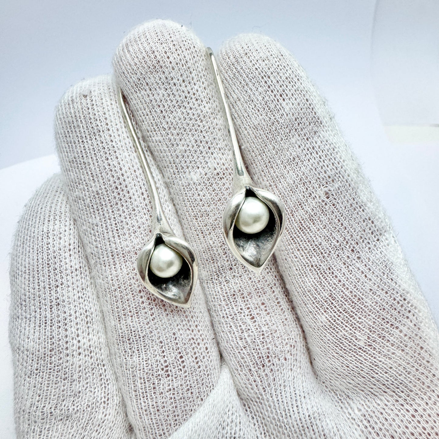 Vintage Sterling Silver Pearl Earrings.