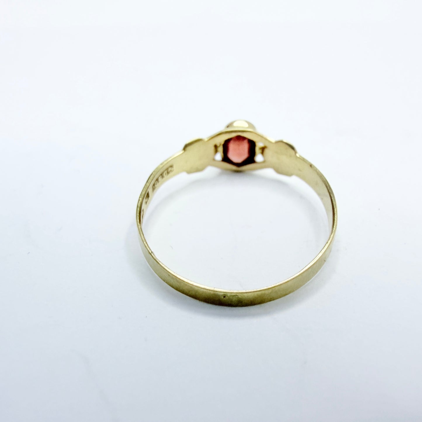 G Dahlgren, Sweden 1924. Antique 18k Gold Garnet Ring.