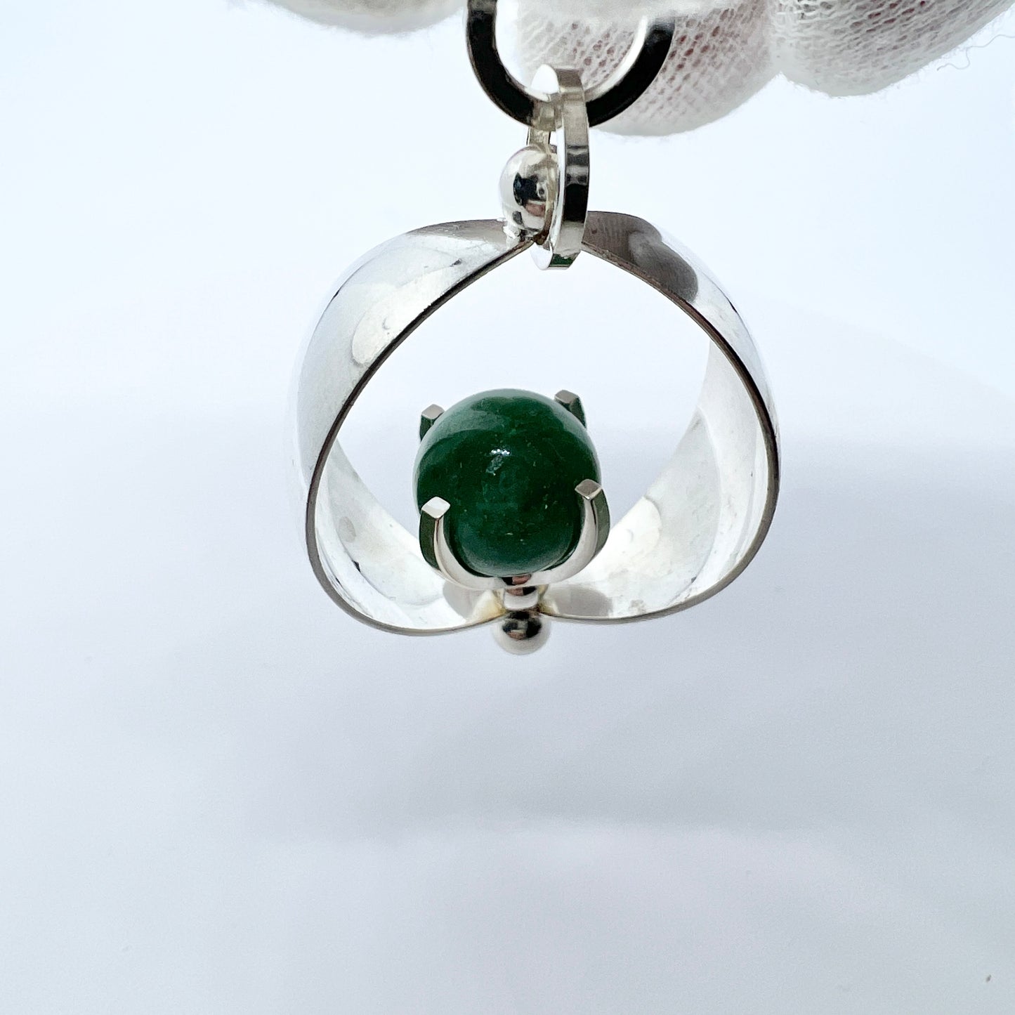 Elis Kauppi, Kupittaan Kulta Finland 1960s. Sterling Silver Spinning Aventurine Ball Pendant.