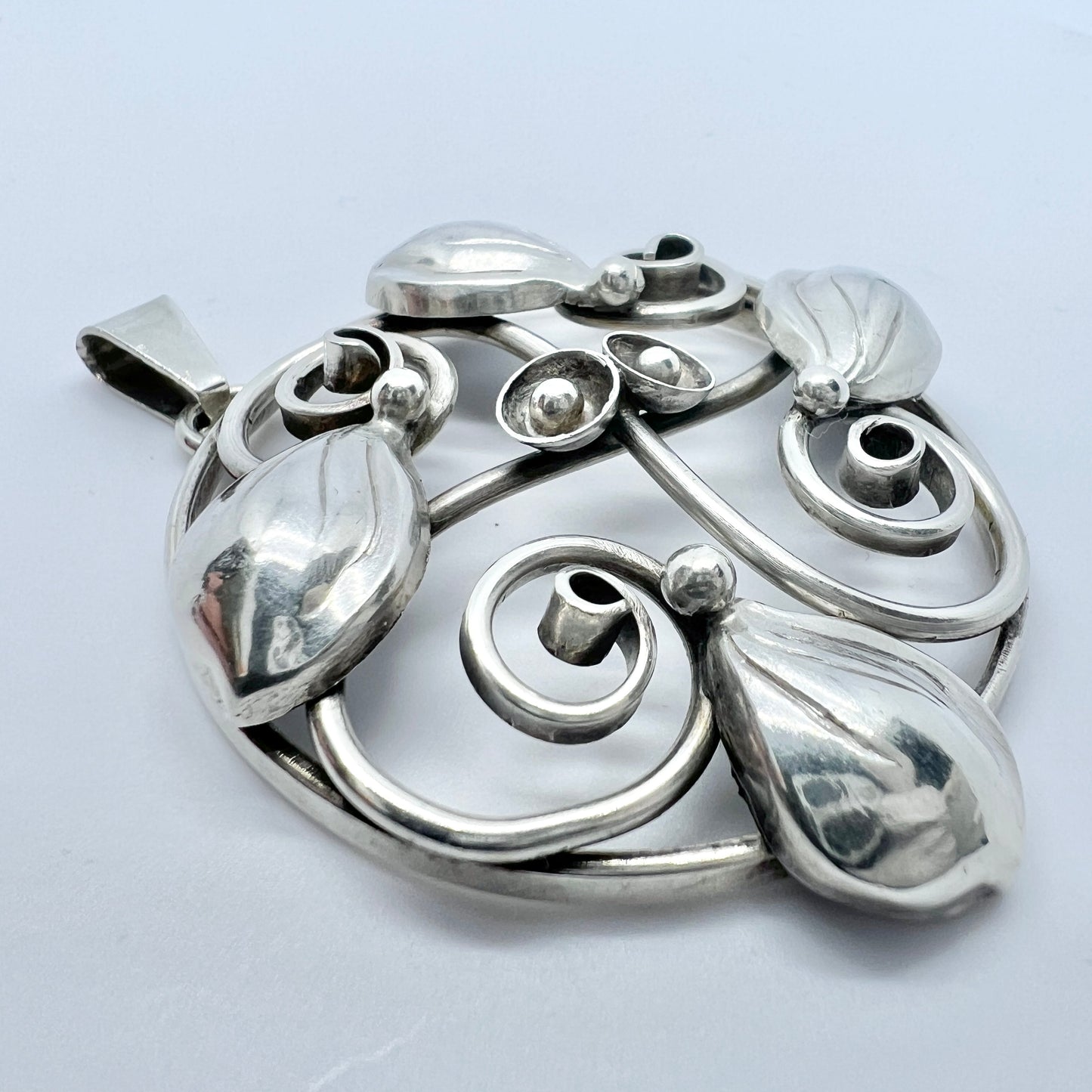 Kaplan, Sweden 1946. Vintage Sterling Silver Pendant.