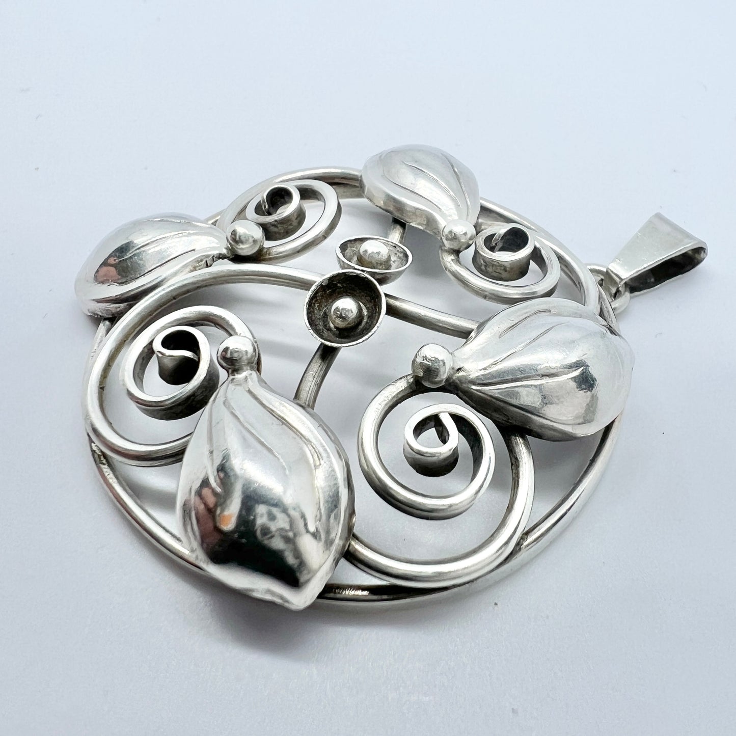 Kaplan, Sweden 1946. Vintage Sterling Silver Pendant.