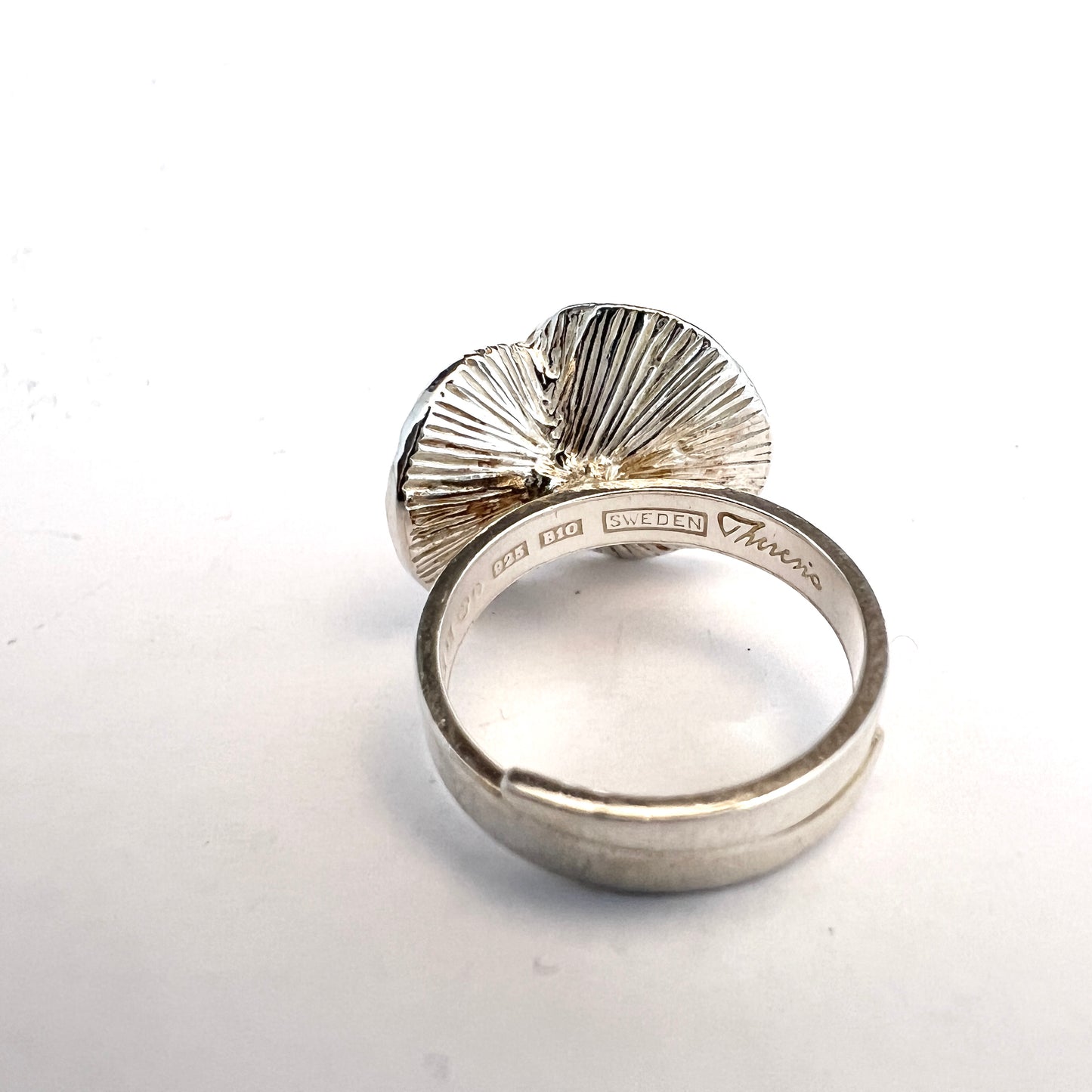Theresia Hvorslev for MEMA 1976. Vintage Sterling Silver Water Lily Ring. Signed.