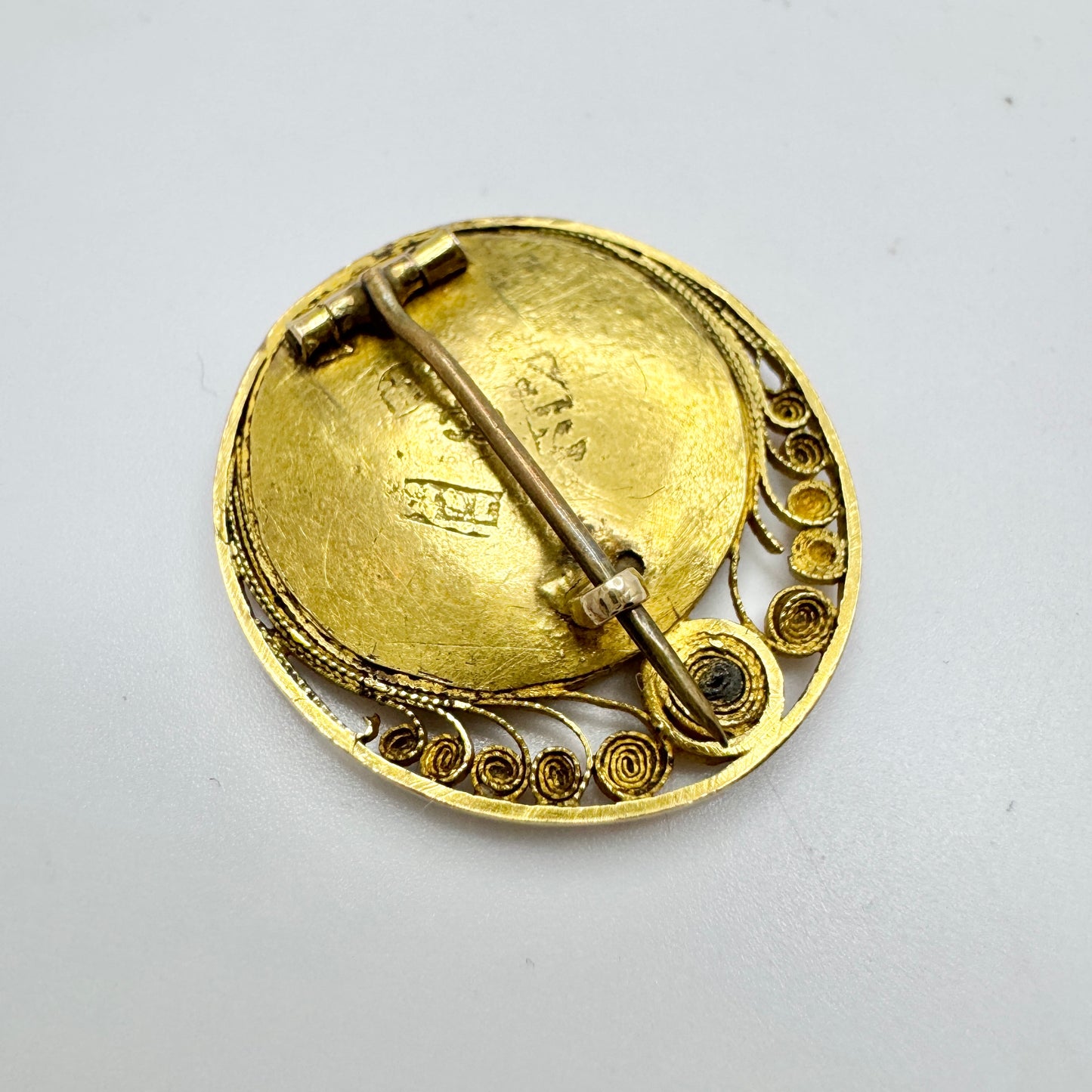 Lars A Rönnow, Sweden 1819-34. Antique Georgian 18k Gold Memory Brooch.