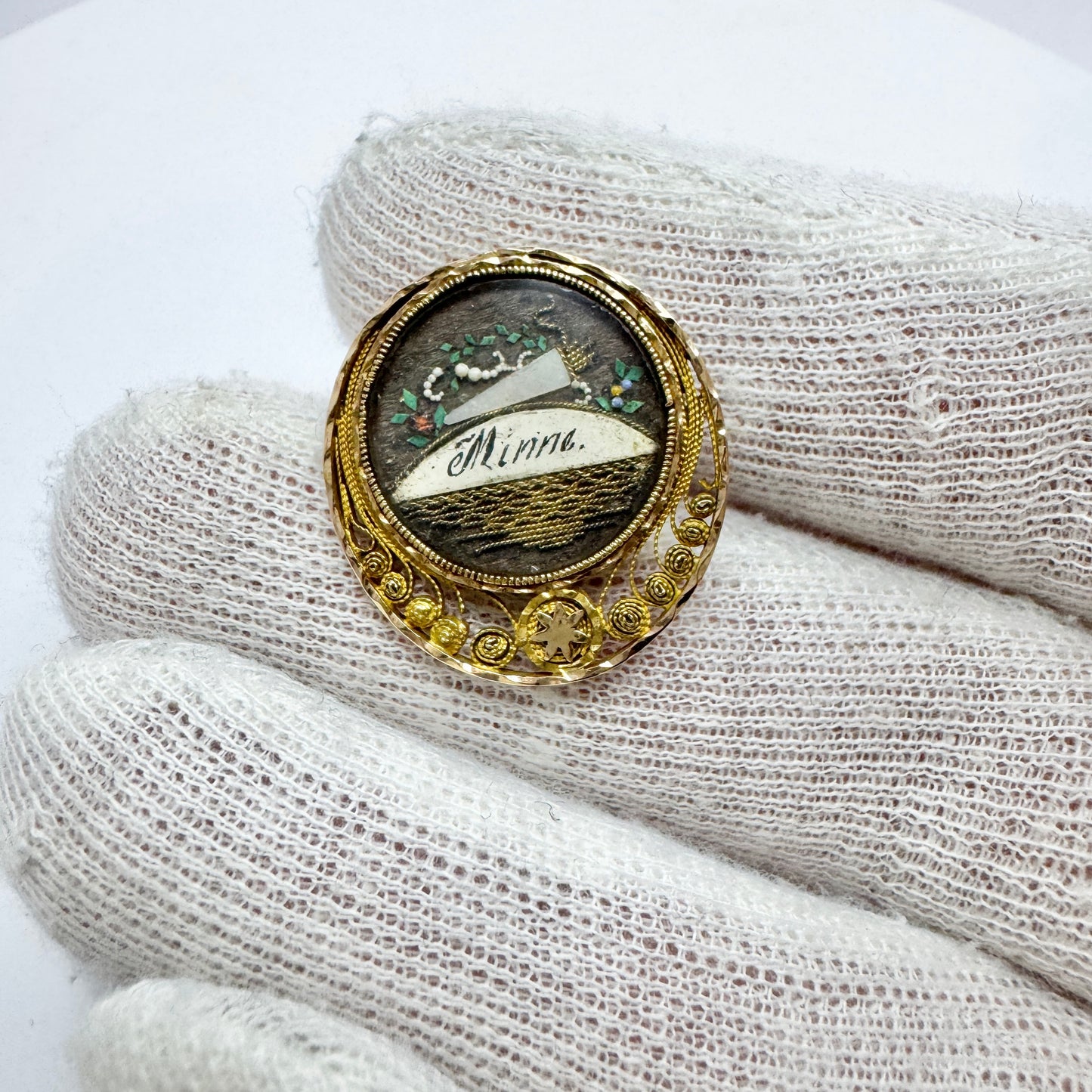 Lars A Rönnow, Sweden 1819-34. Antique Georgian 18k Gold Memory Brooch.