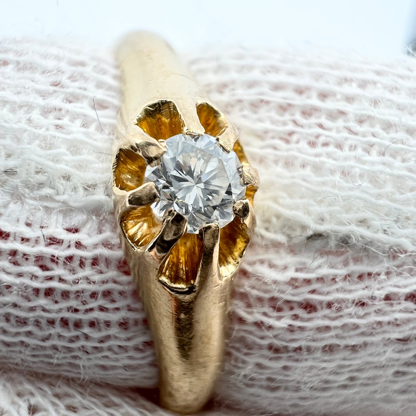 Bernhard Herz, Sweden 1912. Antique 18k Gold Diamond Wedding Band Ring.