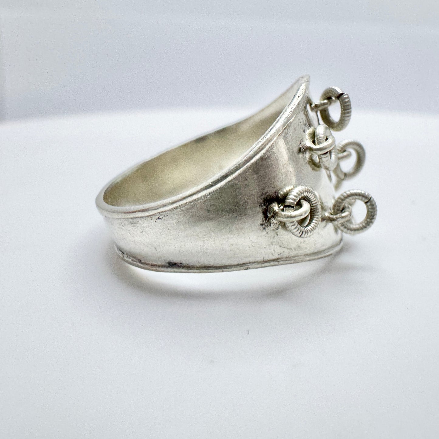 Oskar Eirama, Finland 1937. Vintage Sami / Laplander Solid Silver Wedding Band Ring.