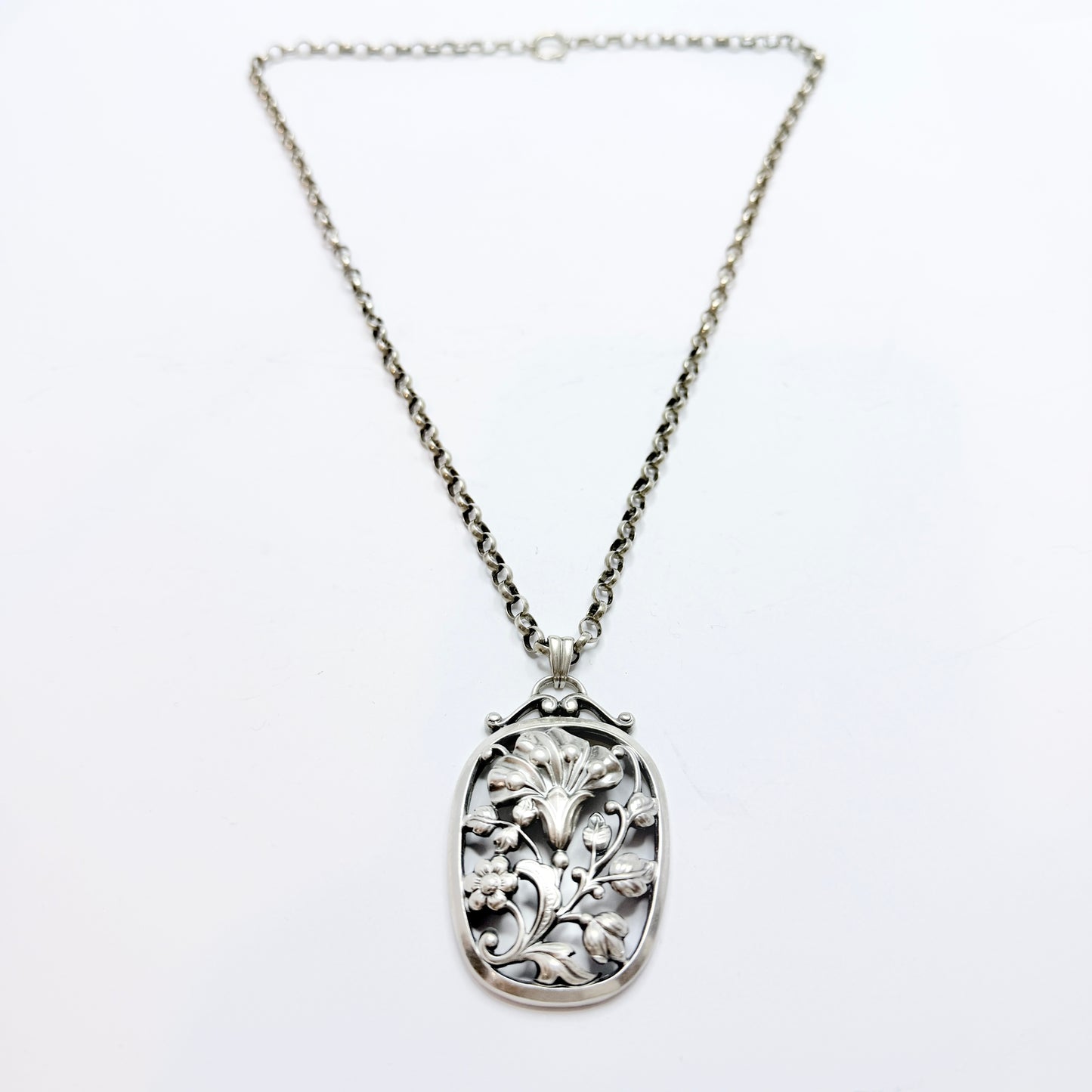 G Dahlgren, Sweden 1947. Vintage Sterling Silver Pendant + Antique Chain.