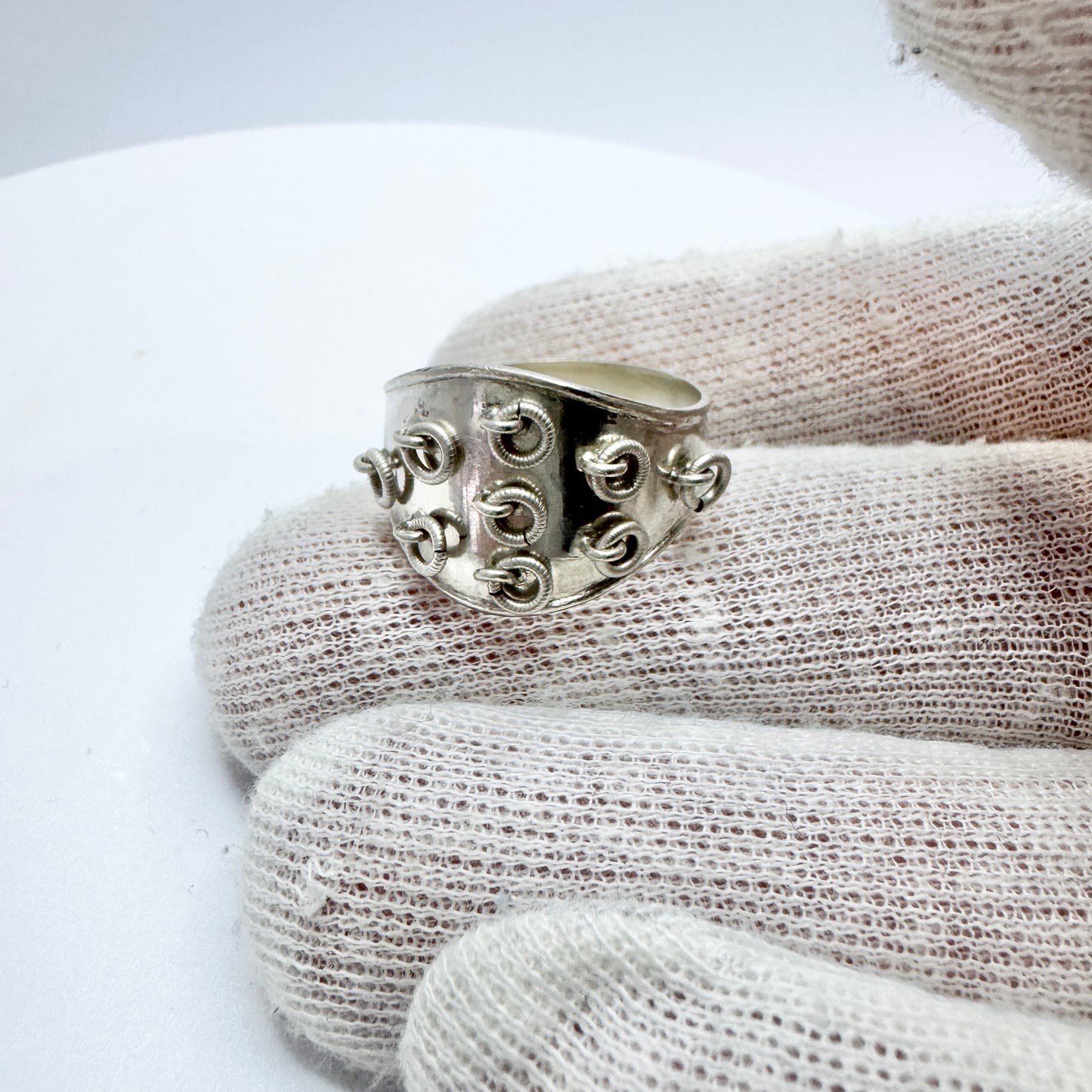 Oskar Eirama, Finland 1937. Vintage Sami / Laplander Solid Silver Wedding Band Ring.