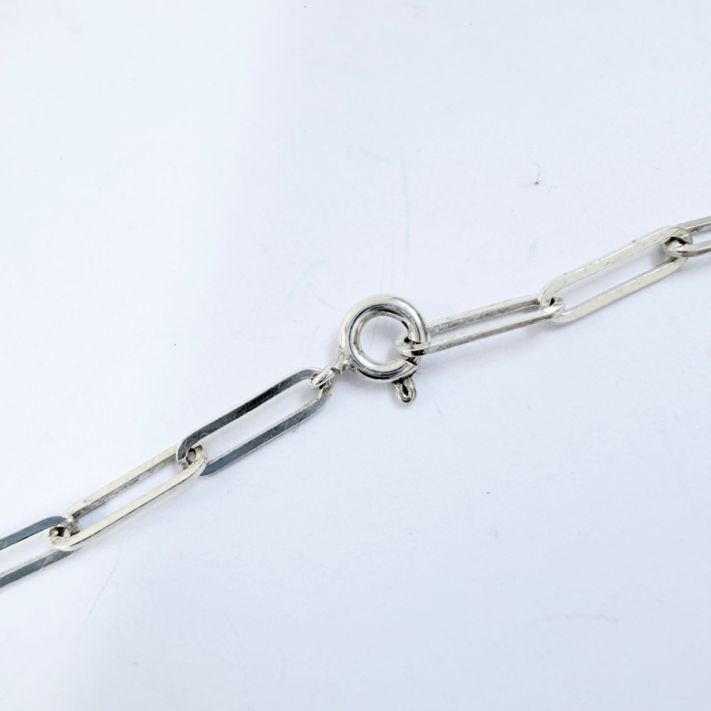 H Hänke, Sweden 1979. Vintage Sterling Silver banded Agate Pendant Long Chain Necklace.
