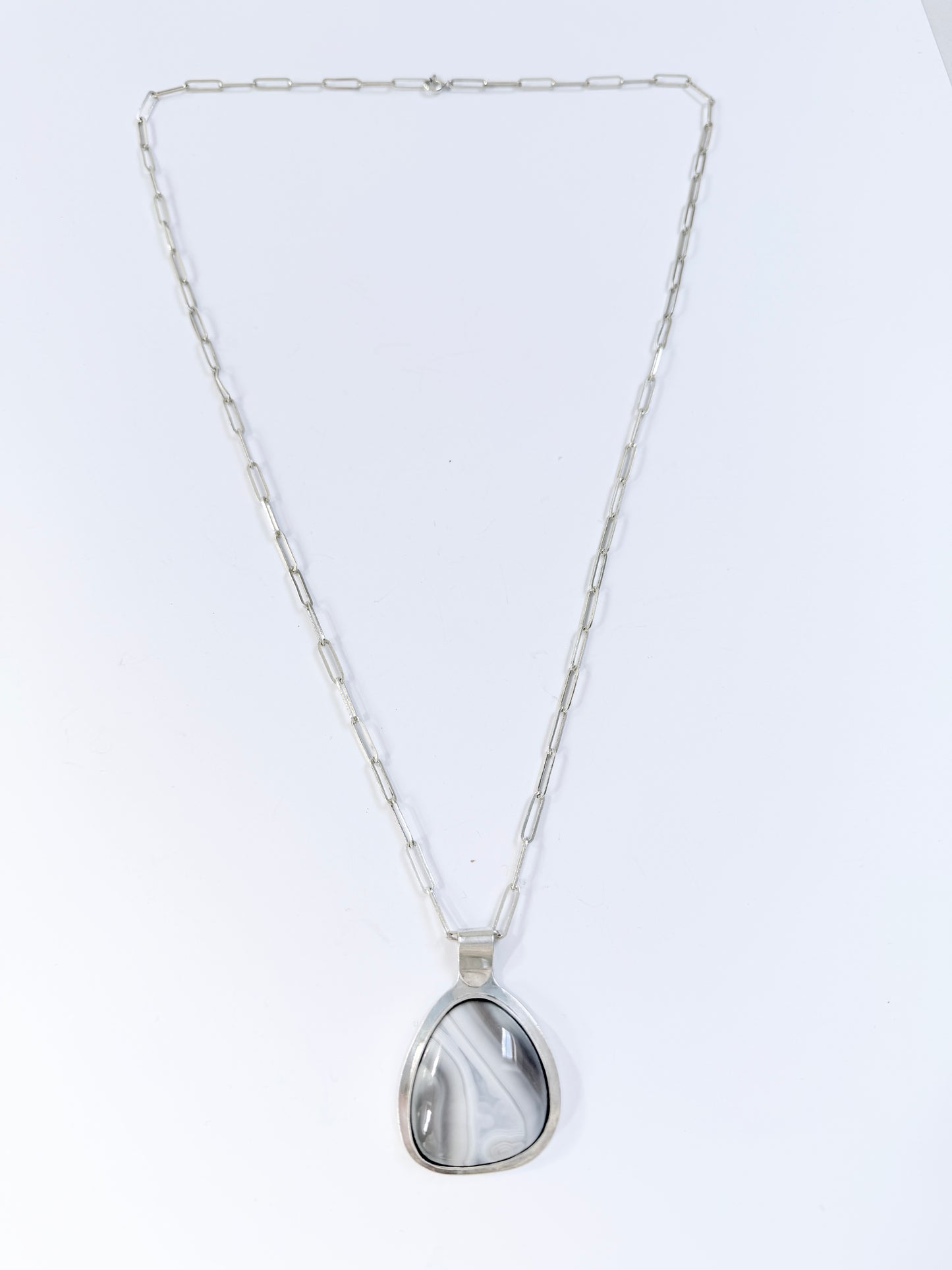 H Hänke, Sweden 1979. Vintage Sterling Silver banded Agate Pendant Long Chain Necklace.