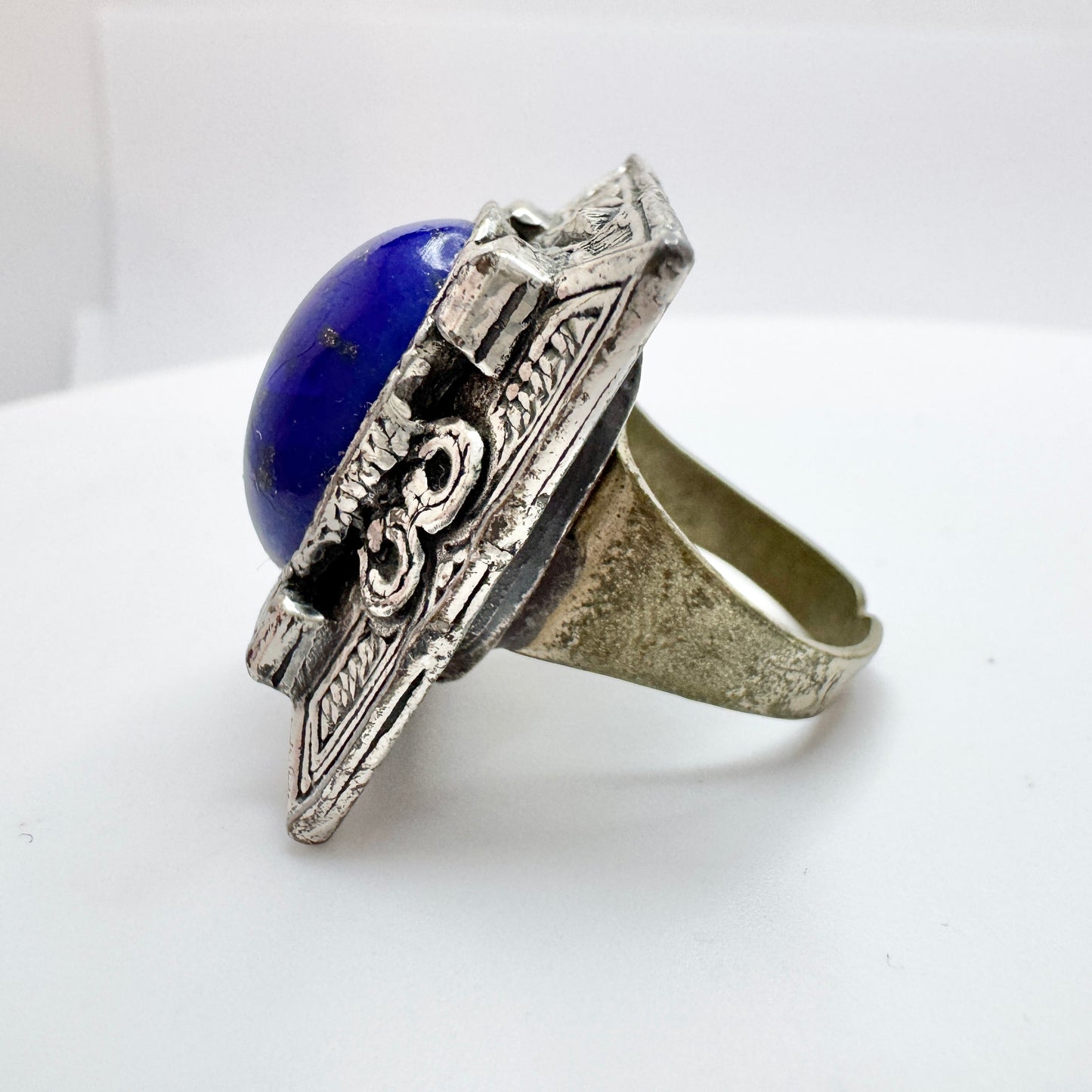 Vintage c 1970s. Bold Pewter Art Glass Ring.