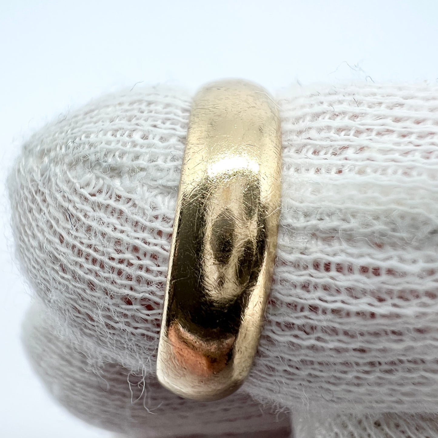 Sweden year 1901. Antique 20k Gold Wedding Band Ring.