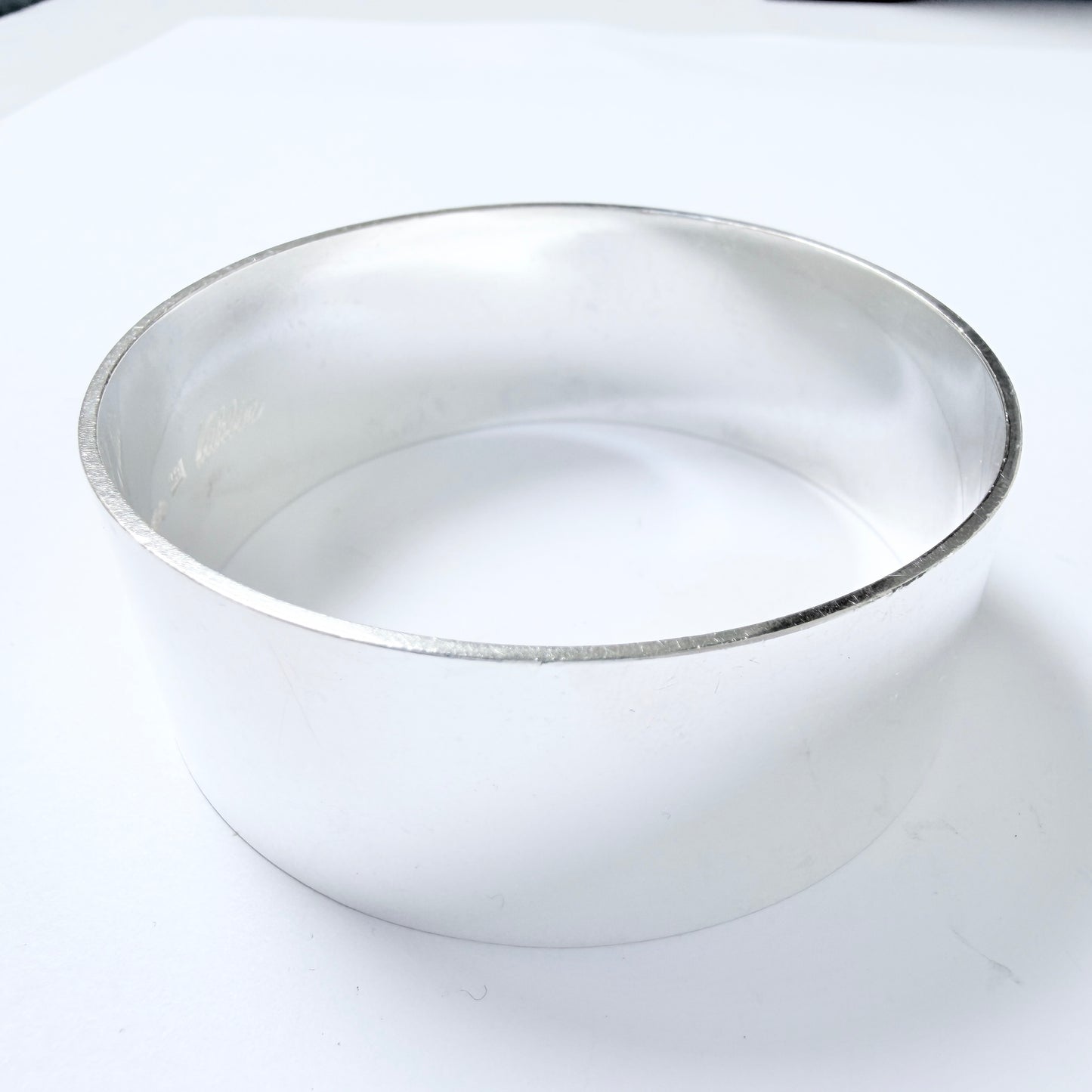 Göran Kuhlin, Sweden 1971. Chunky Sterling Silver Bangle Bracelet. Signed