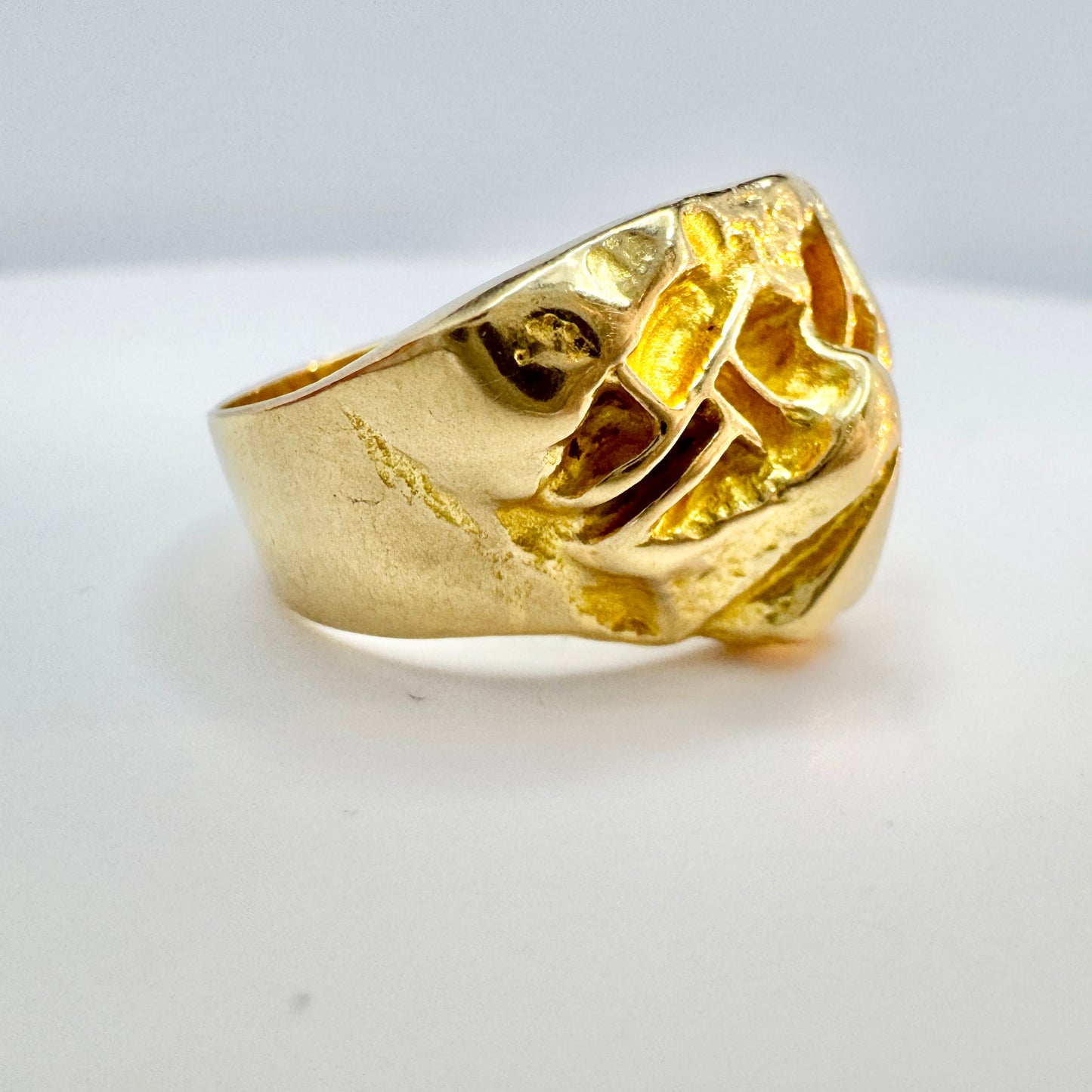 Björn Weckström for Lapponia, Finland. Vintage 18k Gold Ring. Design: Samurai