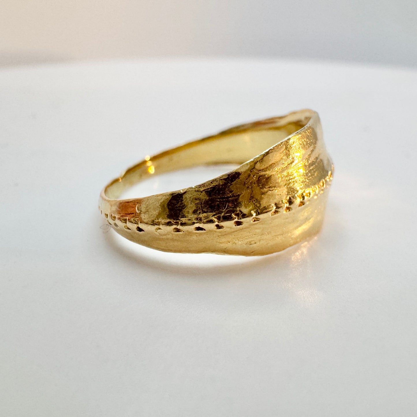 Bengt Hallberg, Sweden. Vintage 18k Gold Viking Copy Ring.