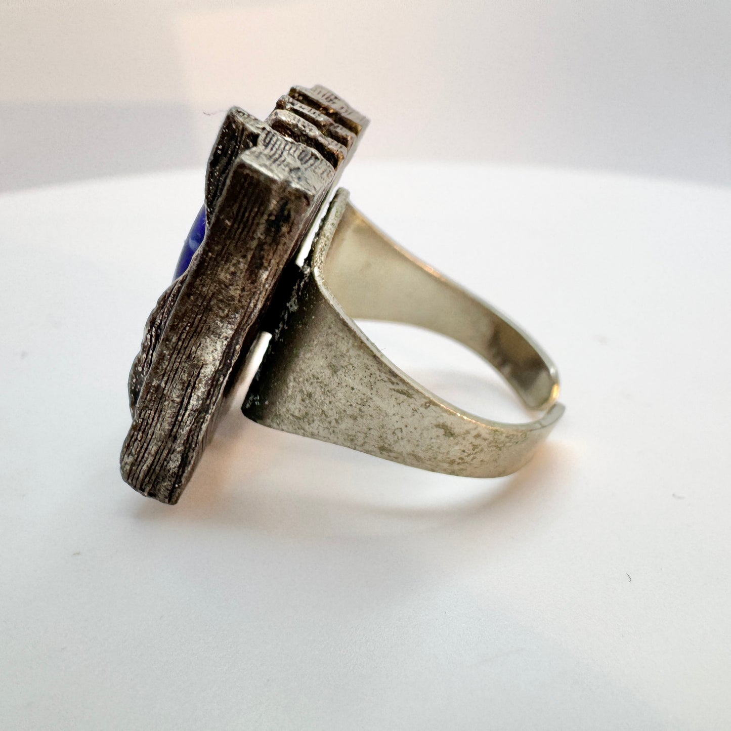 Bold Vintage Brutalist 1970s. Pewter Art Glass Ring