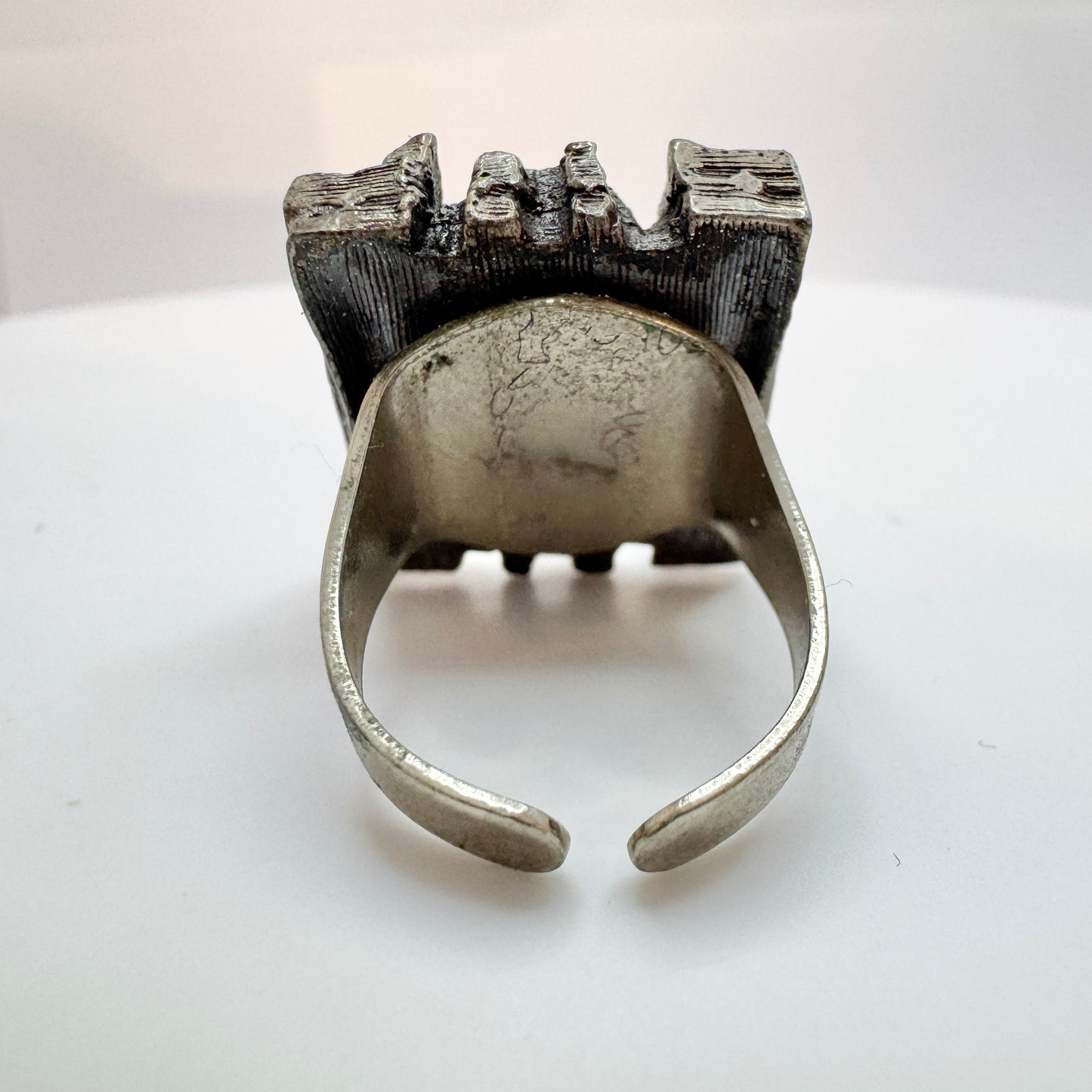 Bold Vintage Brutalist 1970s. Pewter Art Glass Ring