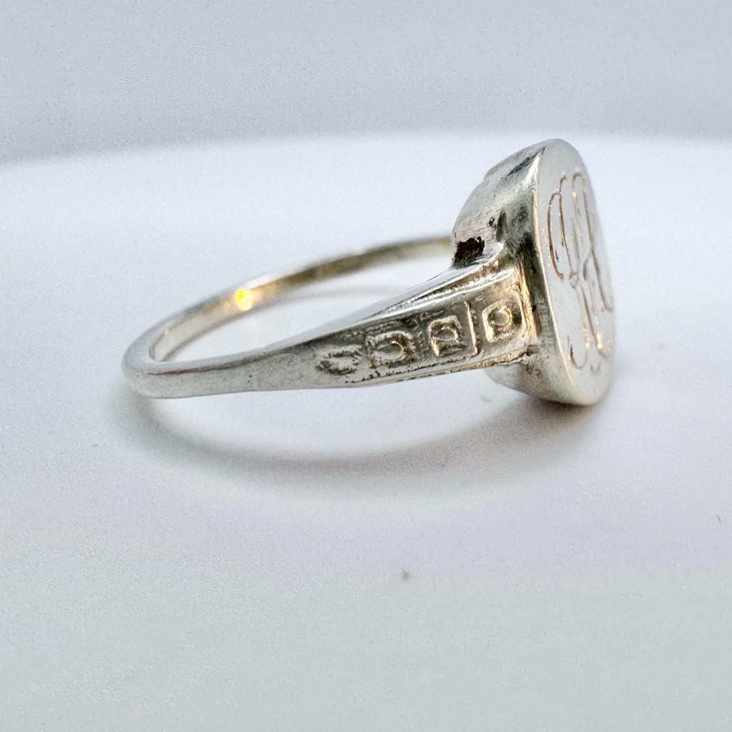 Vintage 1930-40s. Sterling 935 Silver Signet Ring. RA