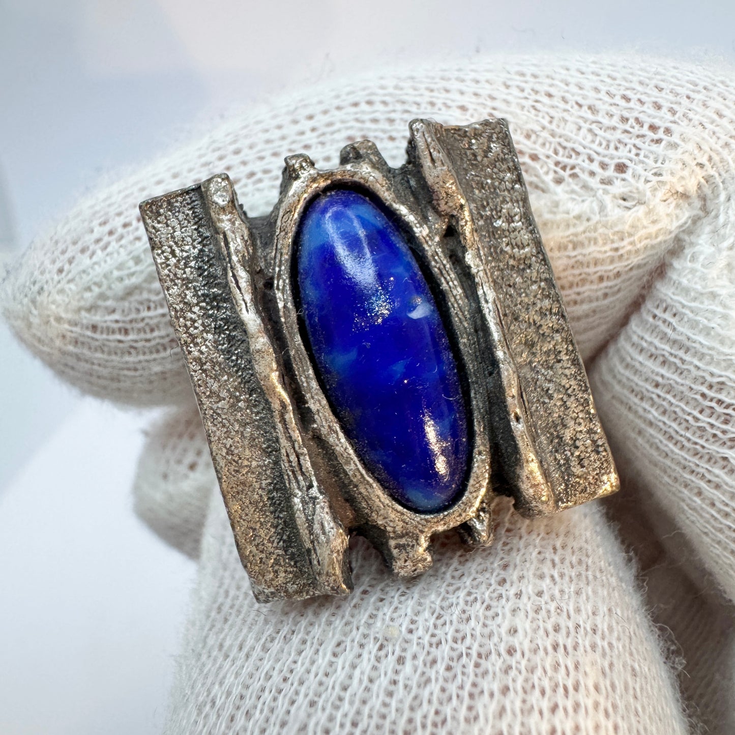 Bold Vintage Brutalist 1970s. Pewter Art Glass Ring