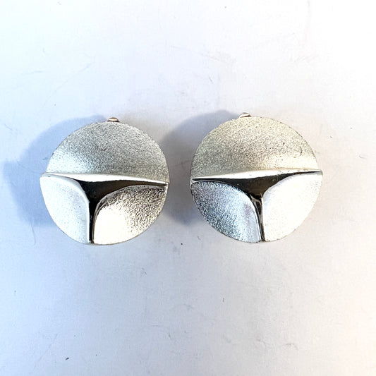 Bjorn Weckstrom, Lapponia, Finland 1983. Vintage Sterling Silver Earrings. Design: Southern Triangle.