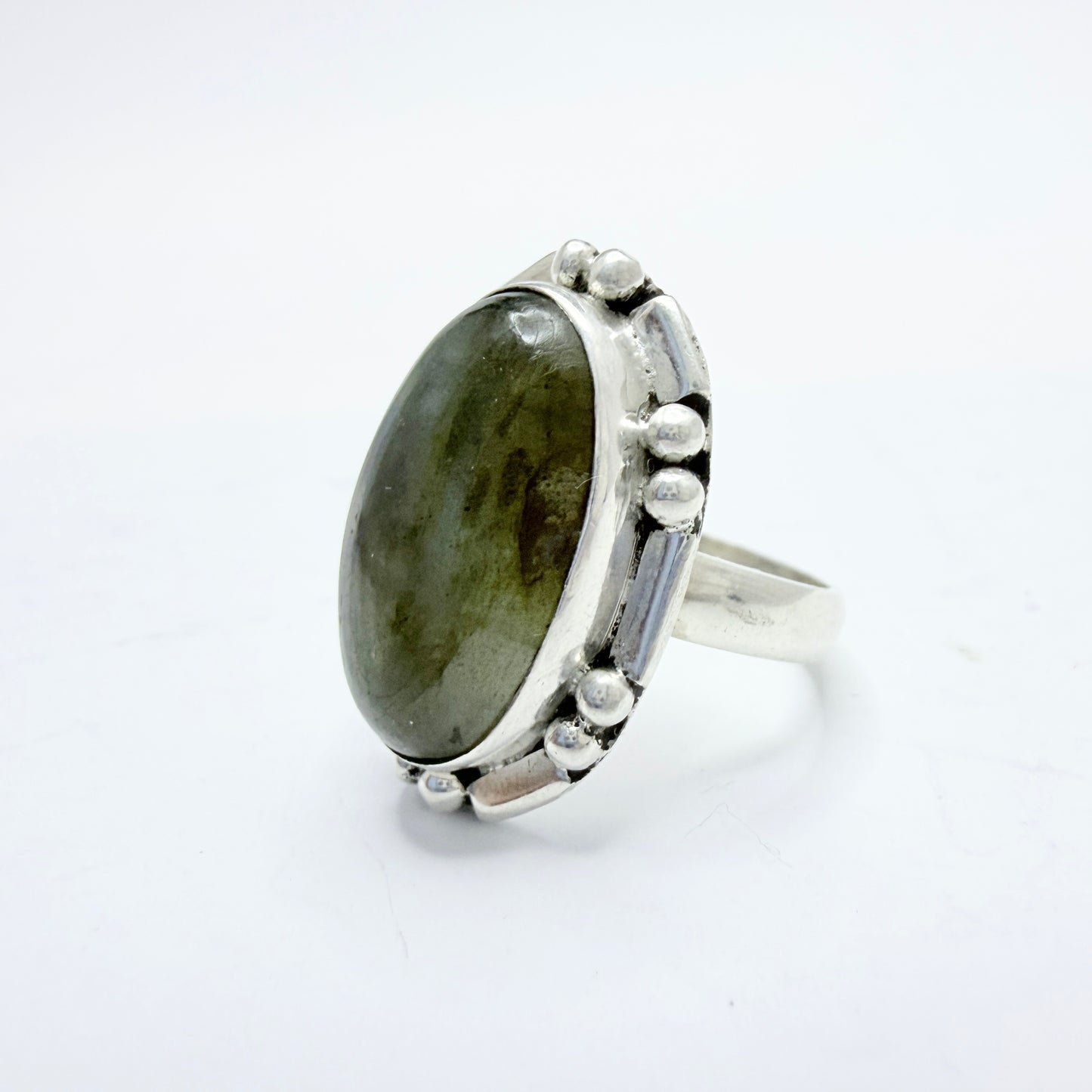 Vintage Sterling Silver Spectrolite Ring.