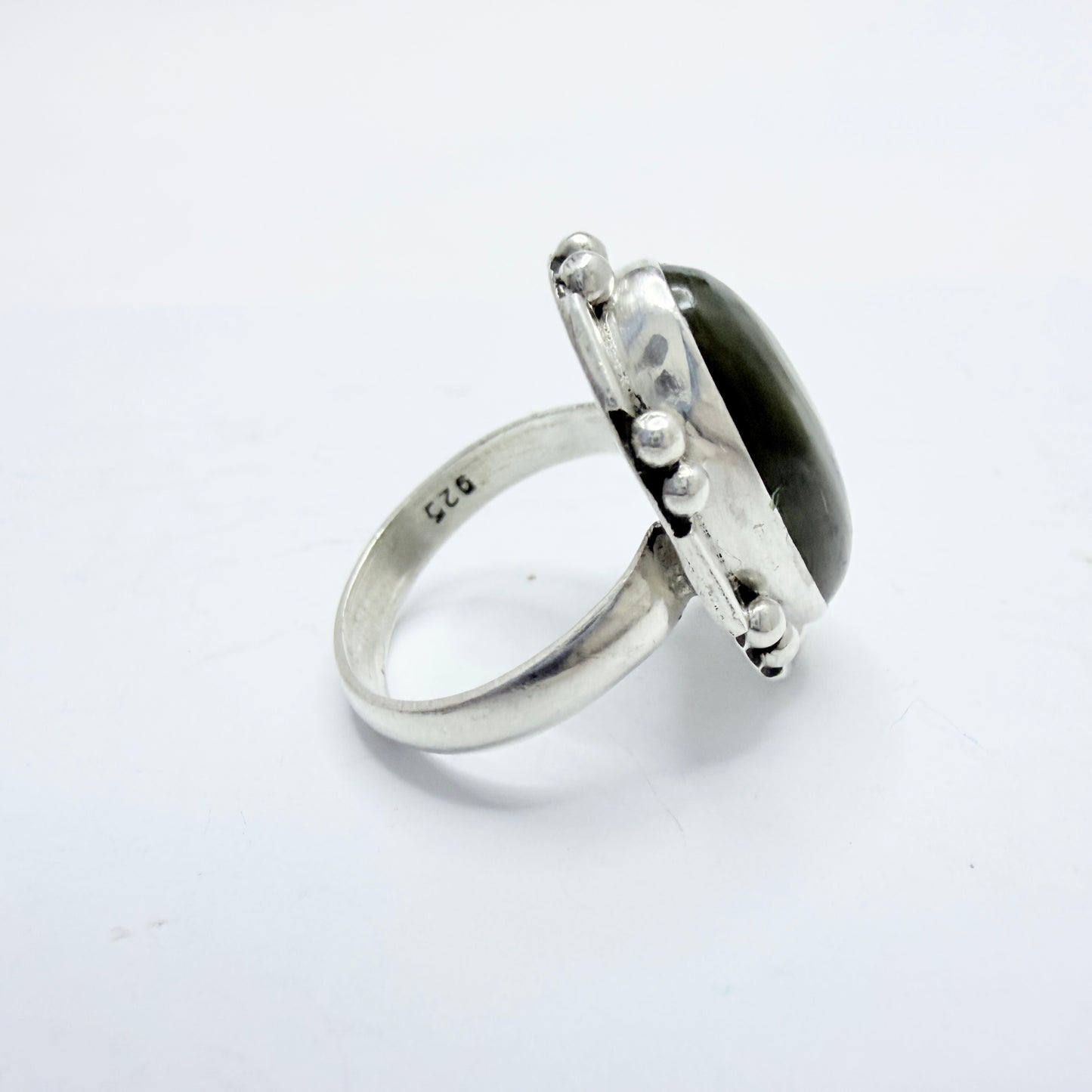Vintage Sterling Silver Spectrolite Ring.