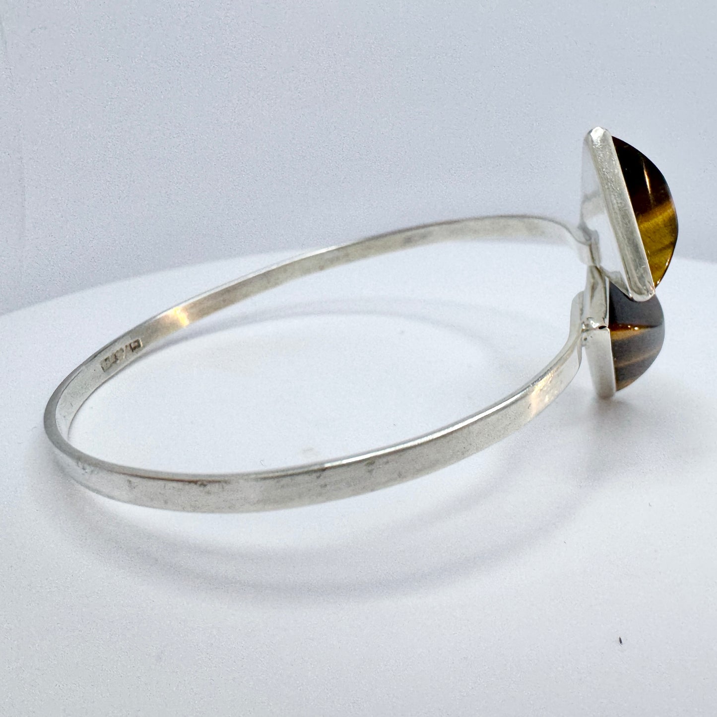 Kaplan, Sweden 1963. Vintage Sterling Silver Tiger's Eye Bangle Bracelet.