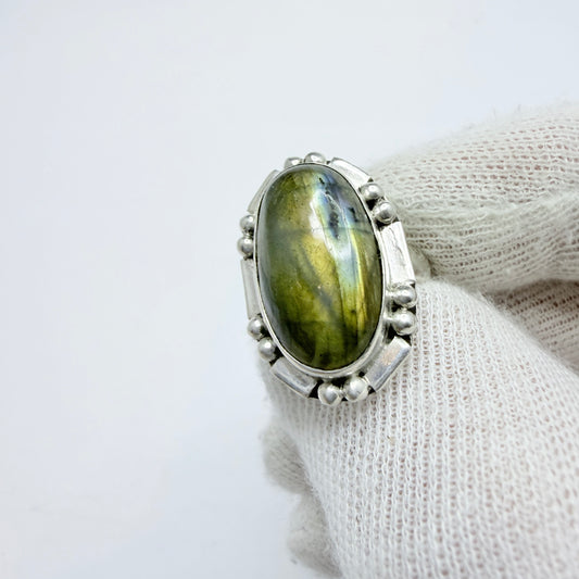 Vintage Sterling Silver Spectrolite Ring.