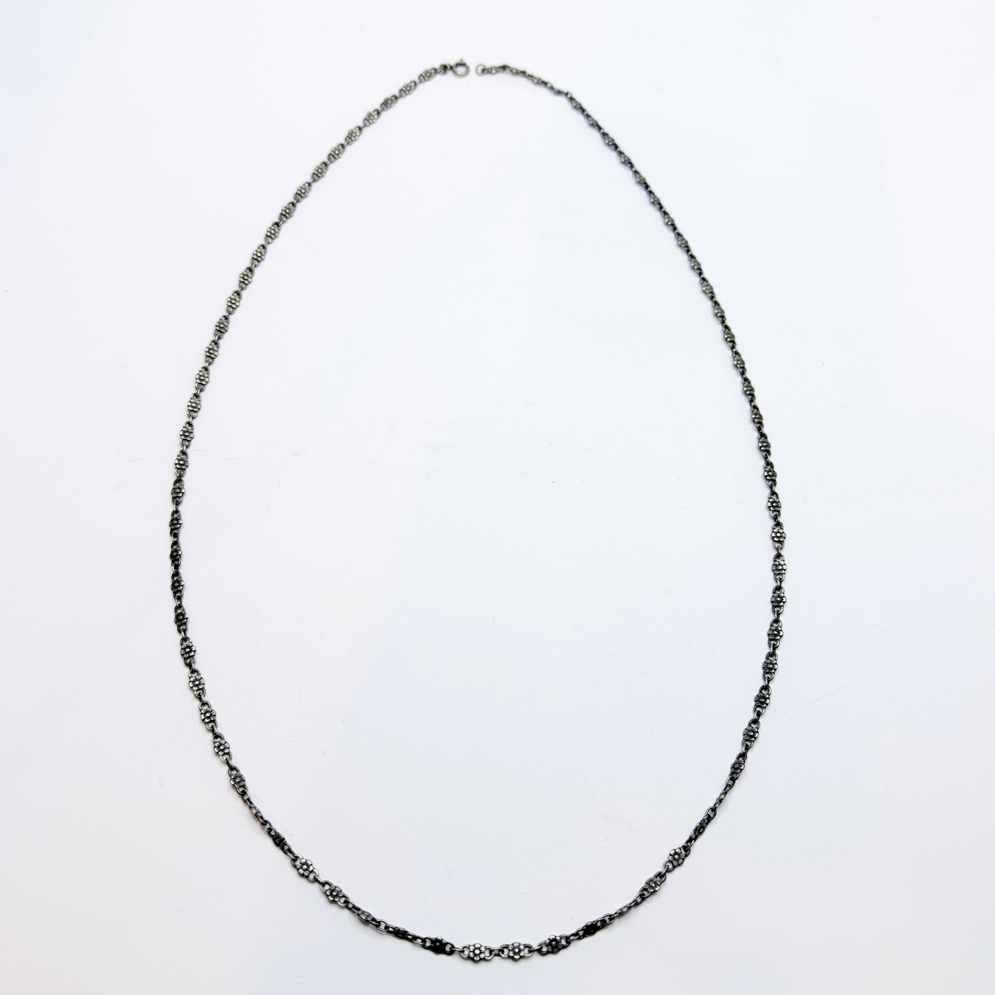 Sweden c 1940s. Vintage 27" Flower Chain Necklace.