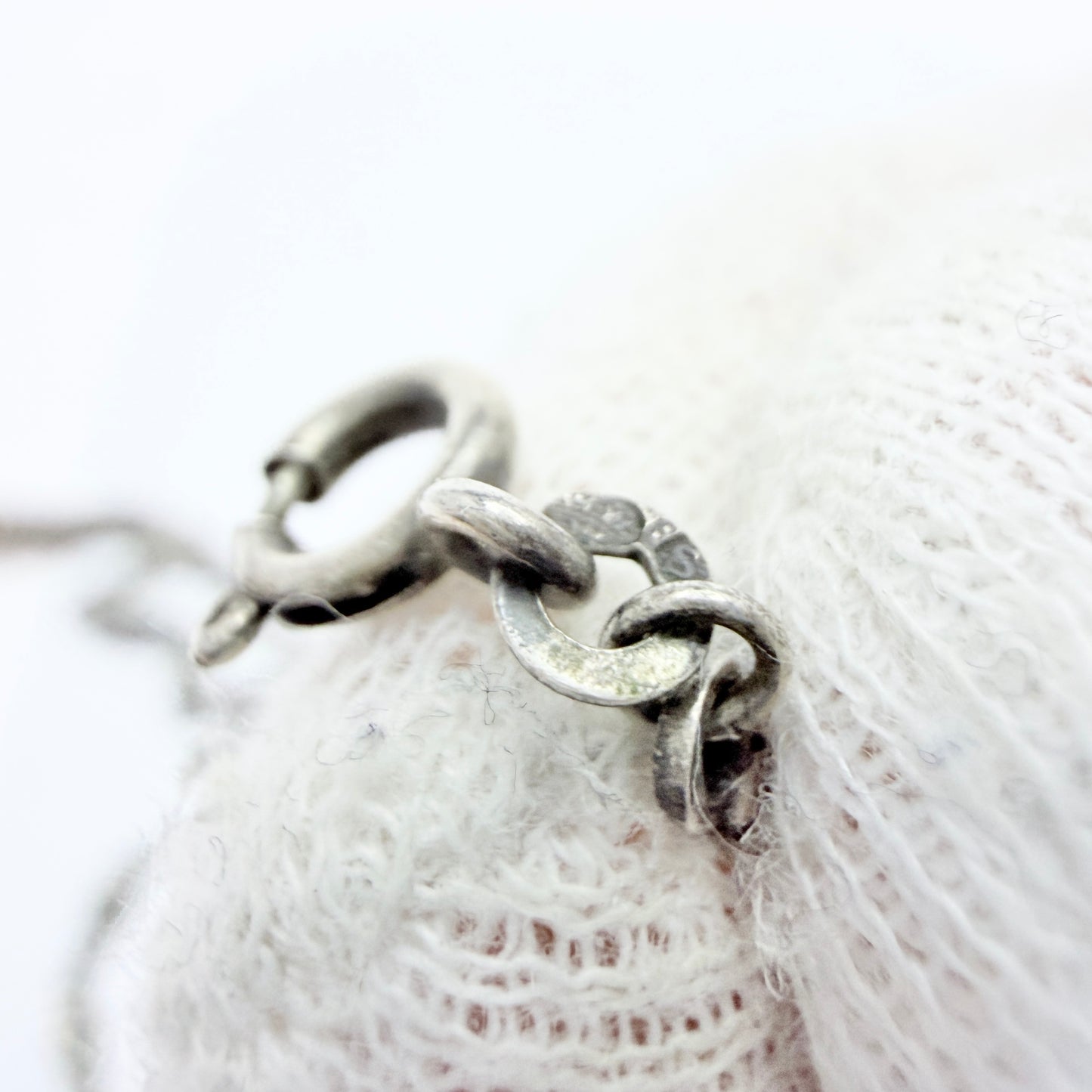 Sweden c 1940s. Vintage 27" Flower Chain Necklace.