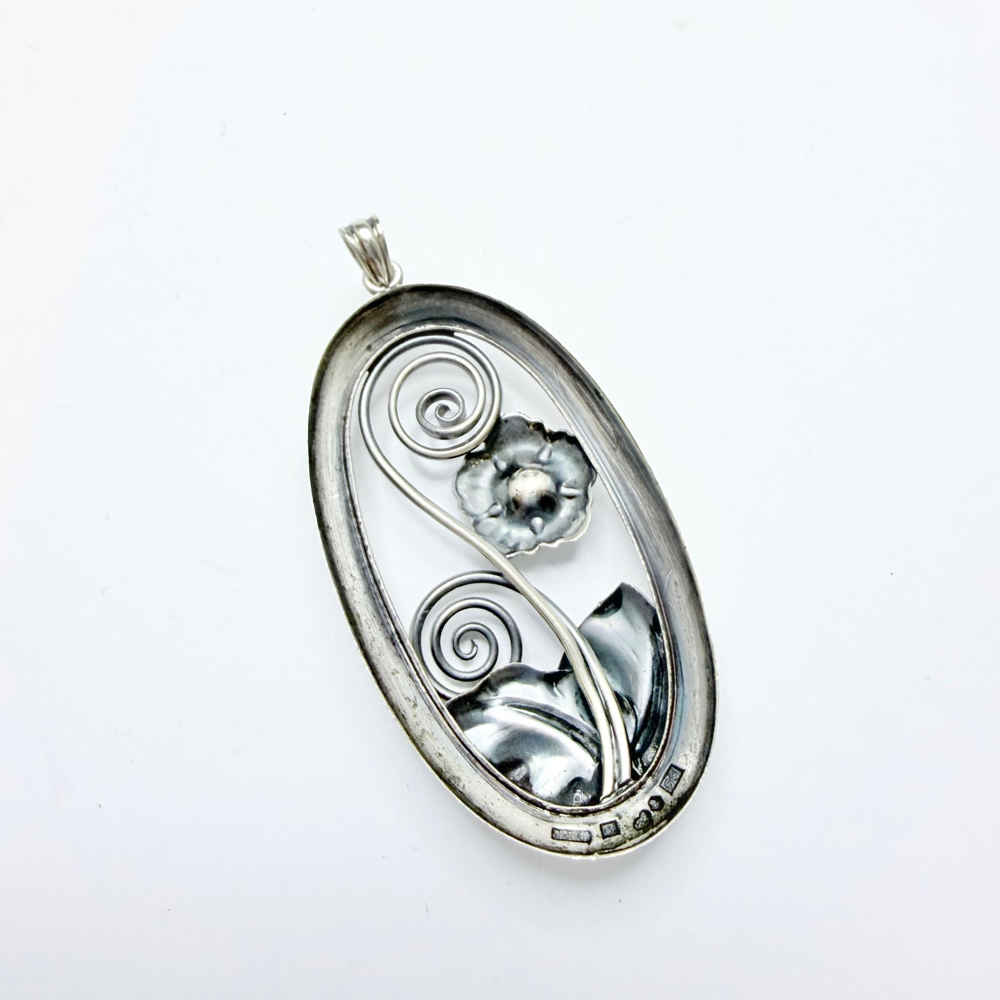 G Dahlgren, Sweden 1944. Rare WW2-era Vintage Solid Silver Flower Pendant.