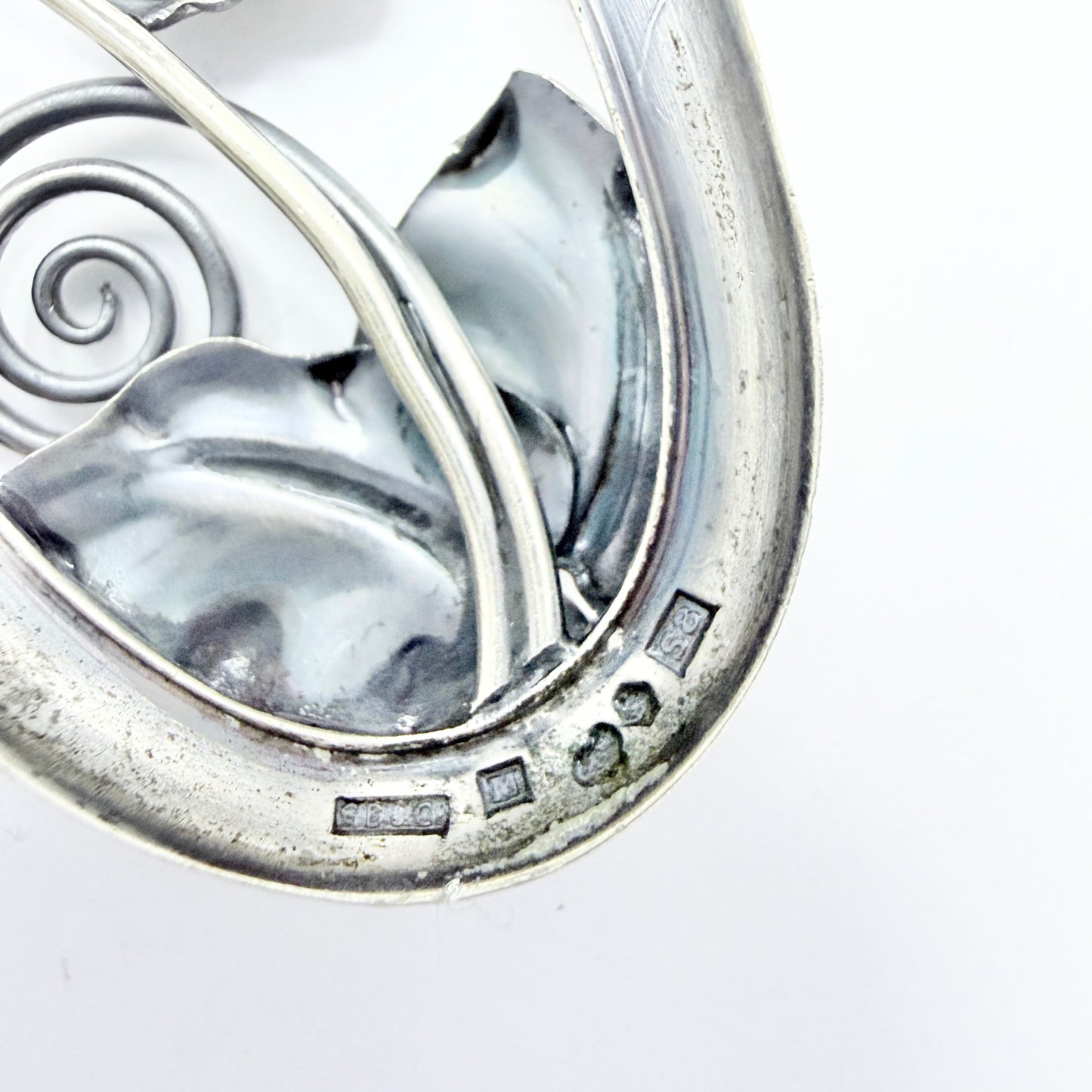 G Dahlgren, Sweden 1944. Rare WW2-era Vintage Solid Silver Flower Pendant.
